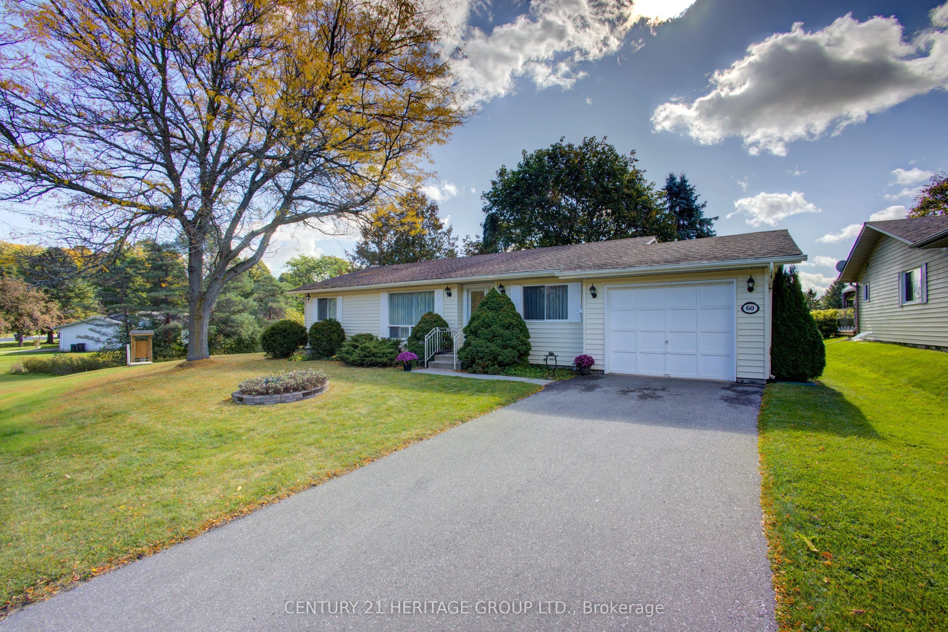 60 Tecumseth Pines Drive