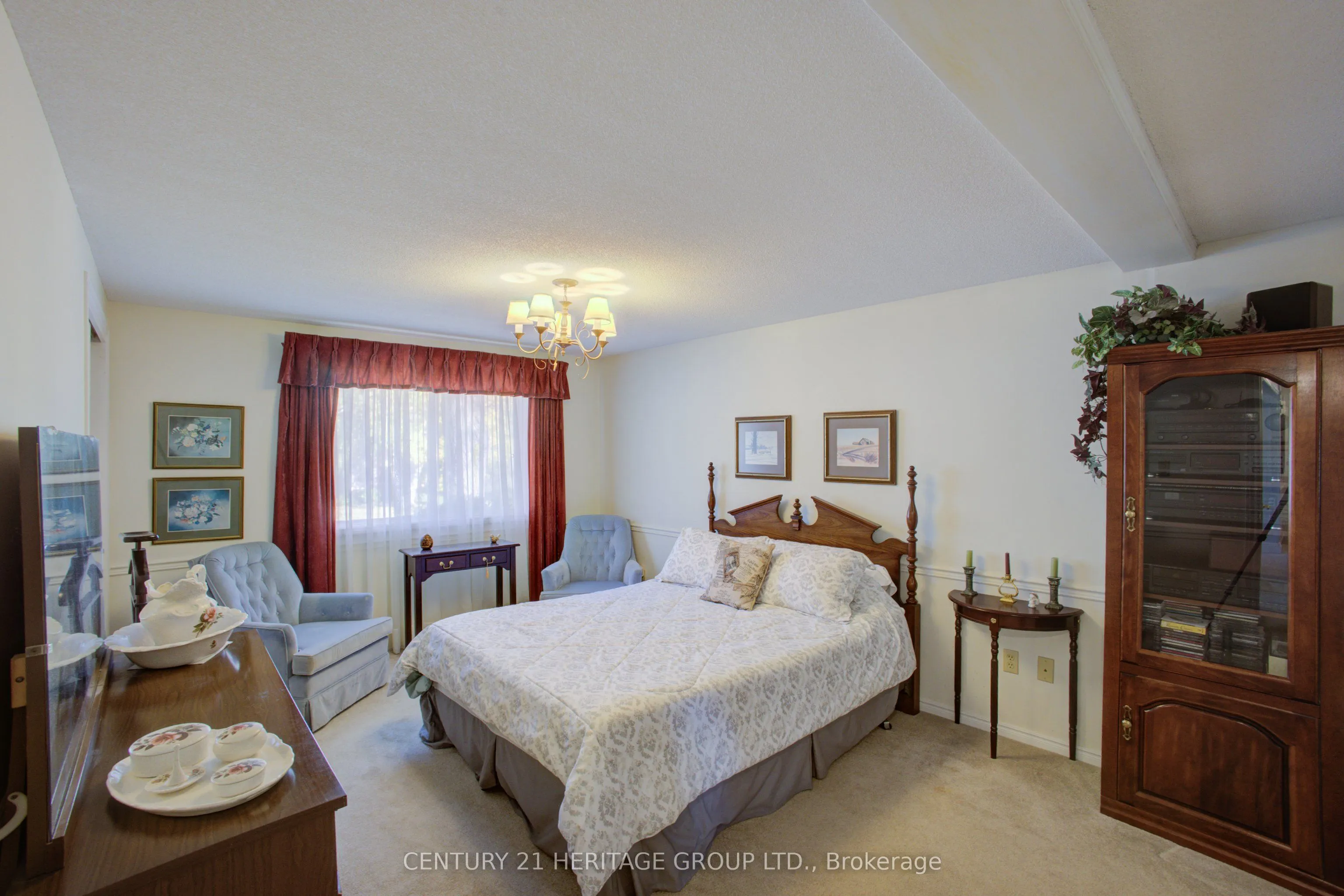 60 Tecumseth Pines Drive