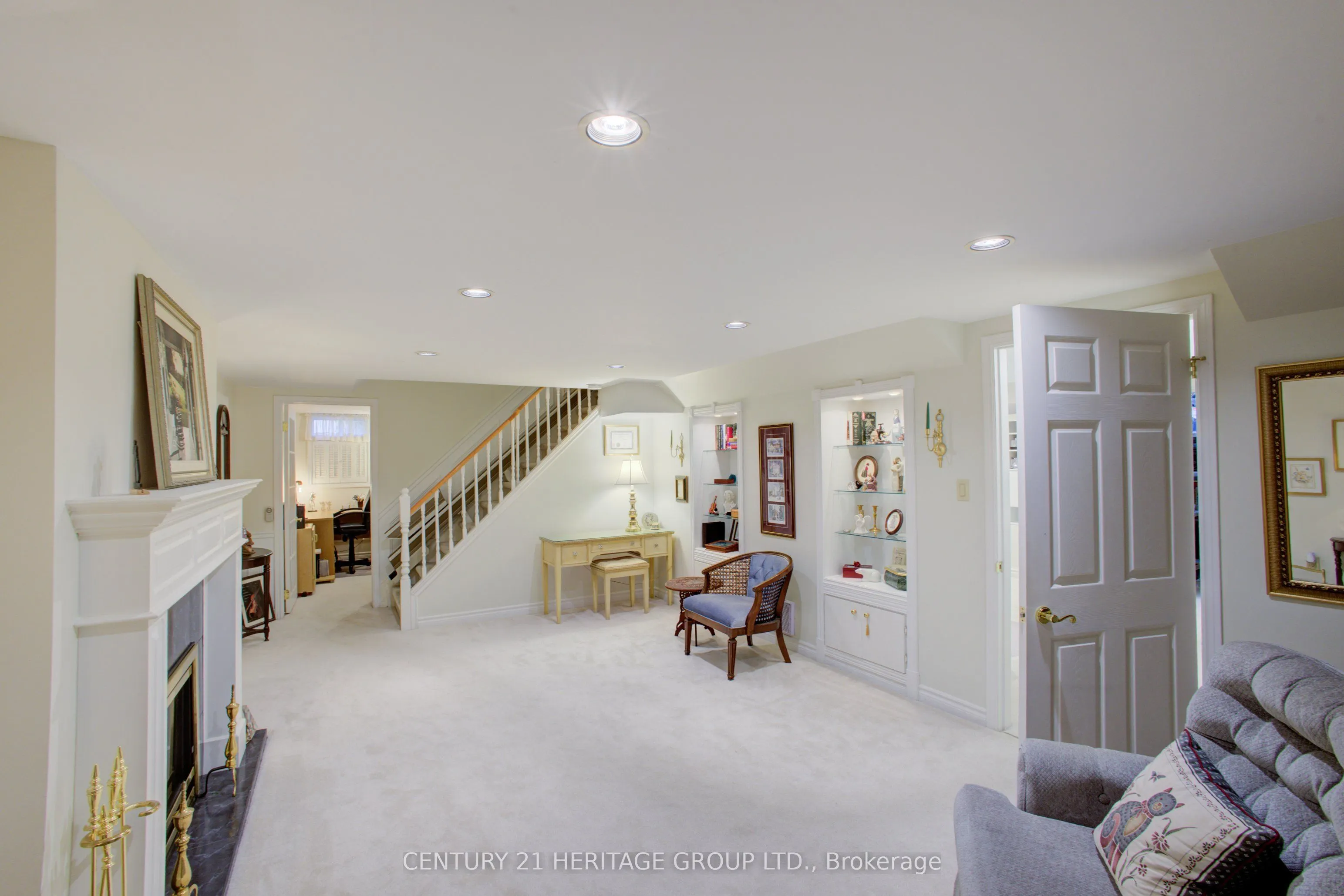 60 Tecumseth Pines Drive