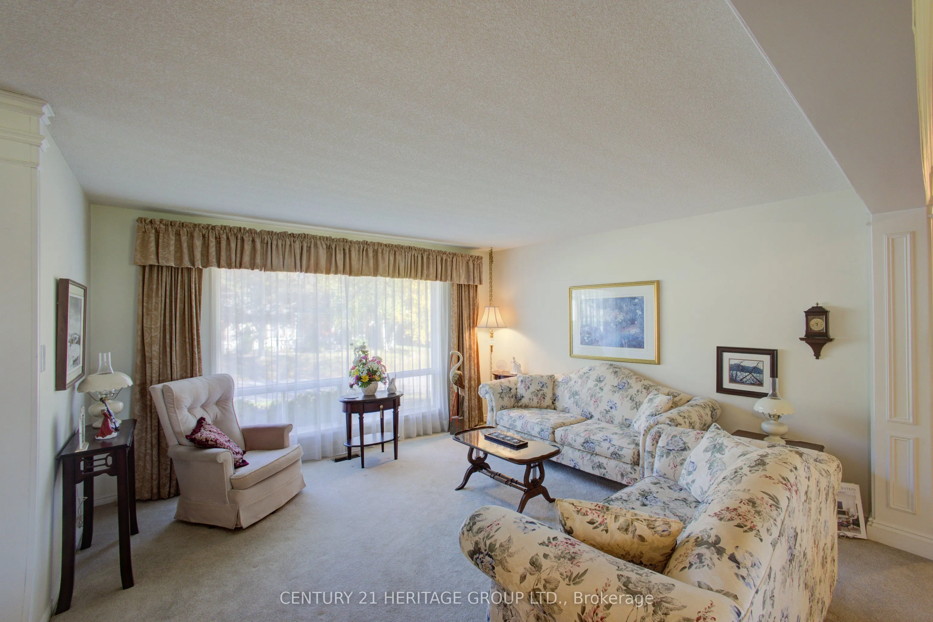 60 Tecumseth Pines Drive