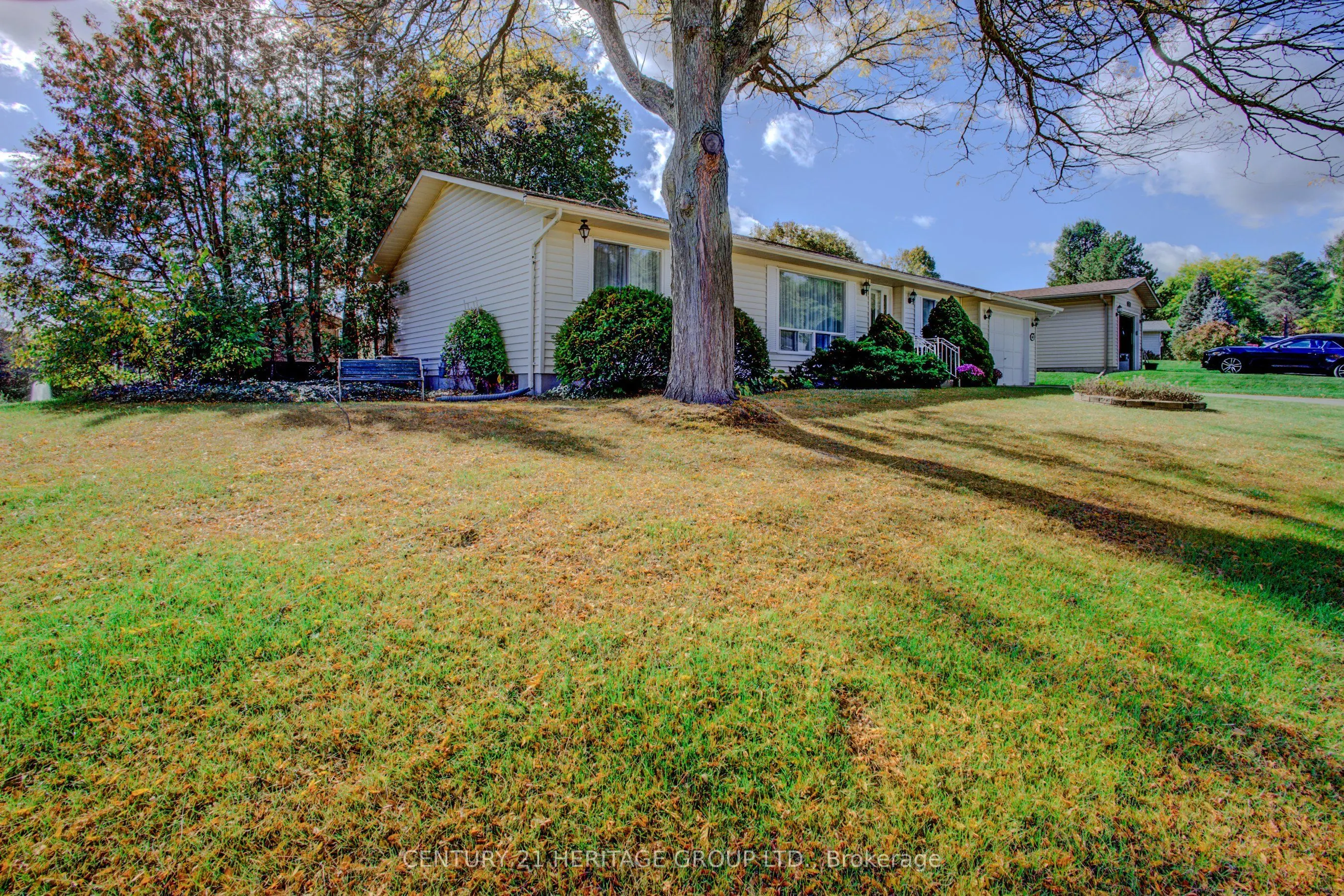 60 Tecumseth Pines Drive