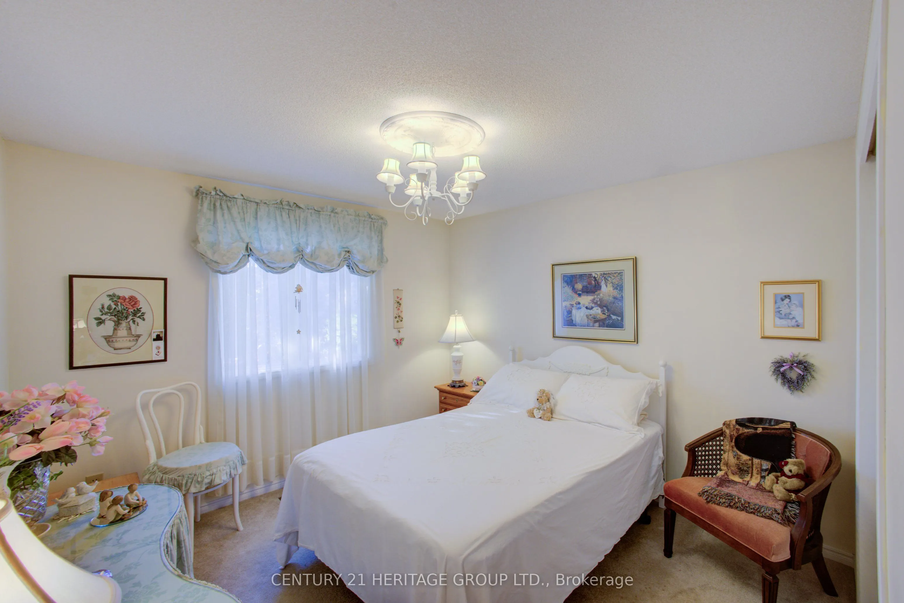 60 Tecumseth Pines Drive
