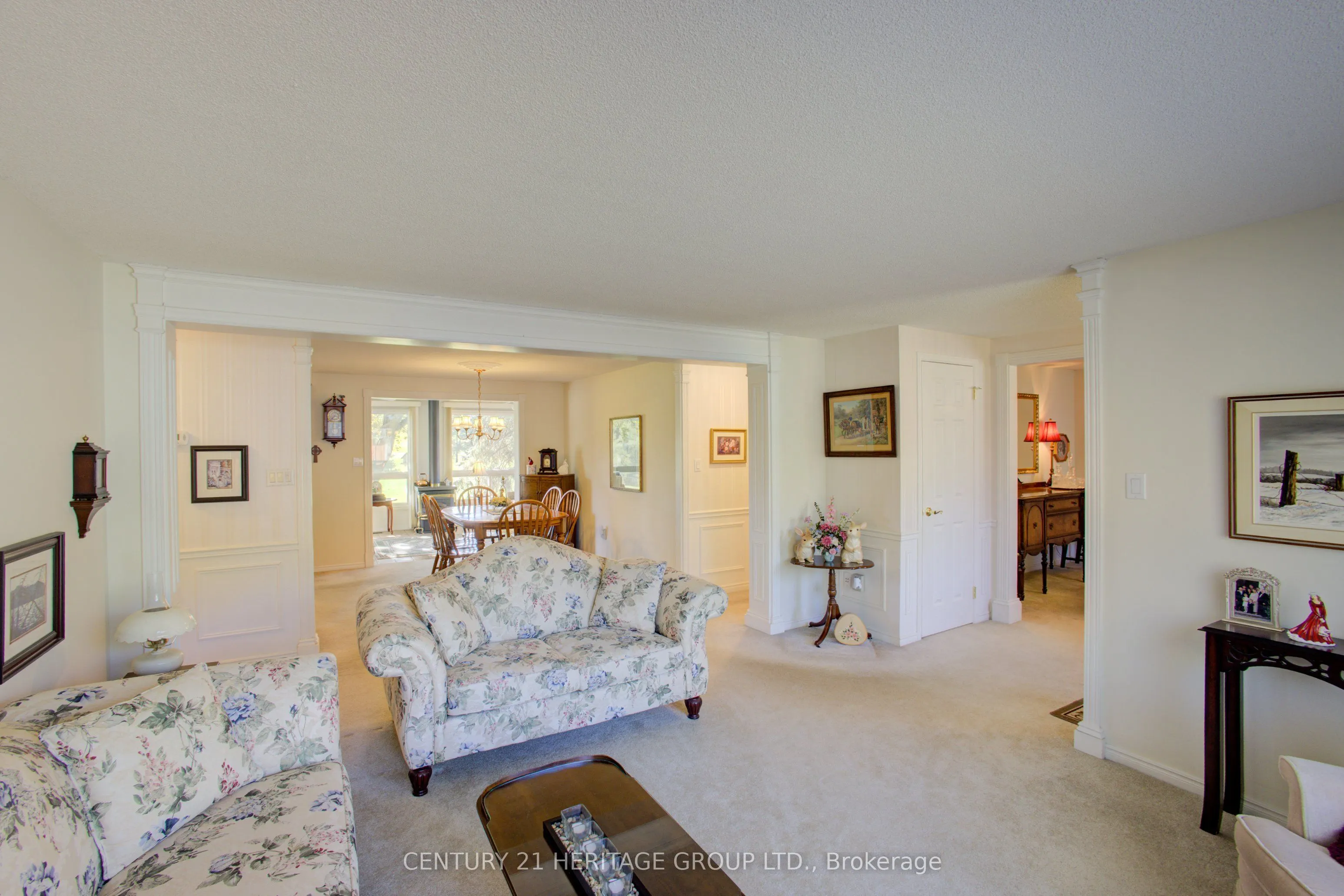 60 Tecumseth Pines Drive