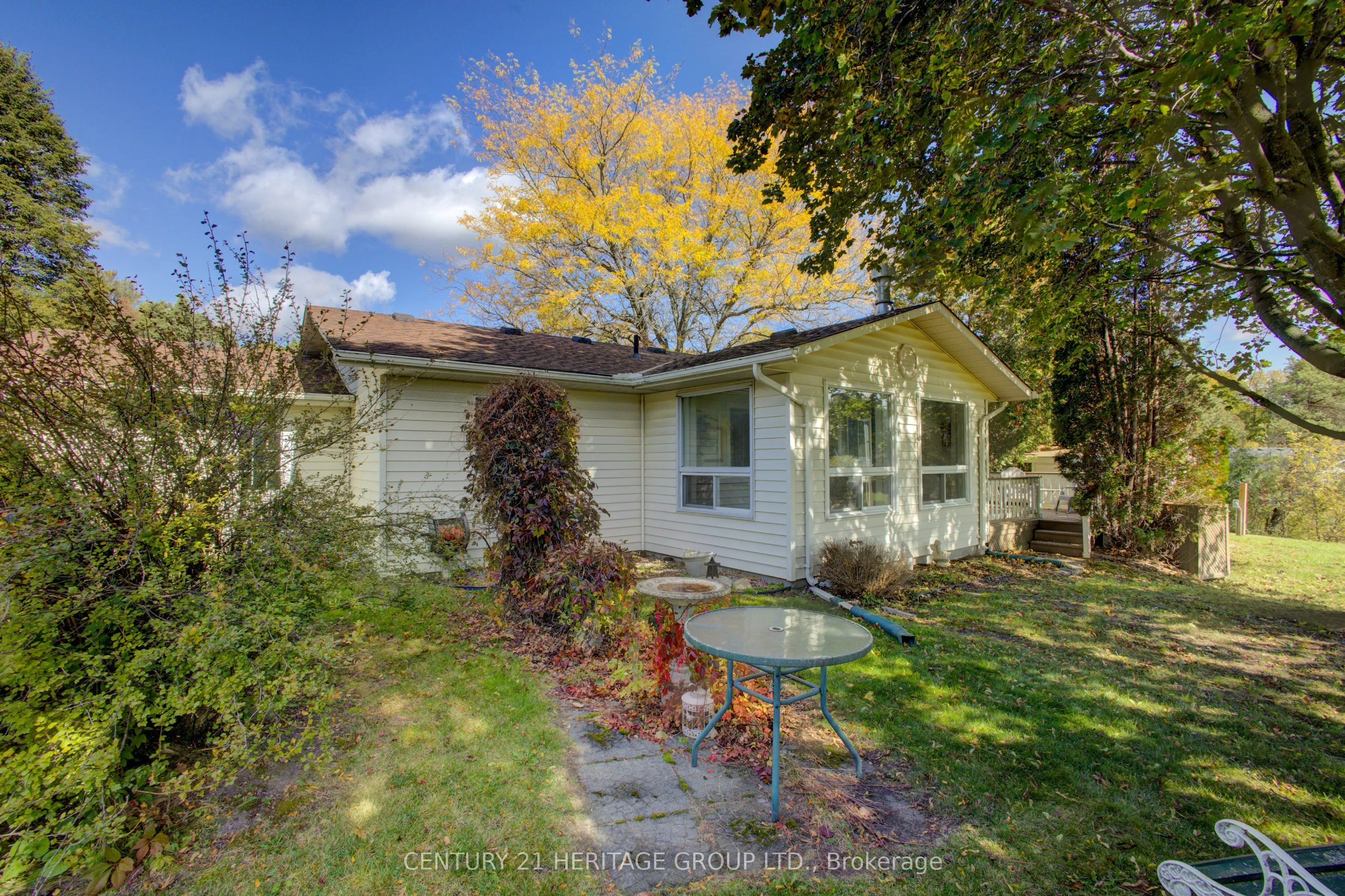 60 Tecumseth Pines Drive