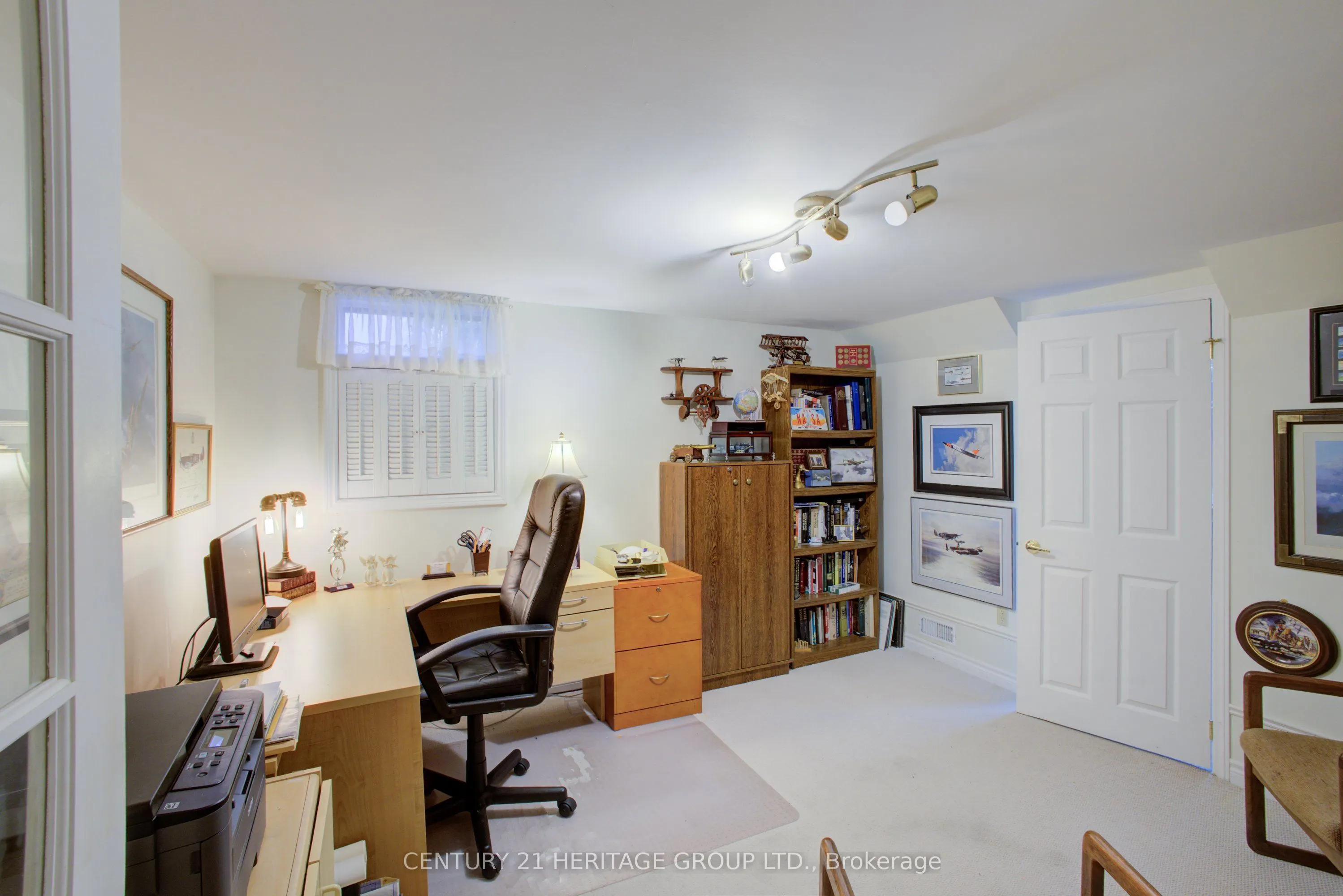 60 Tecumseth Pines Drive