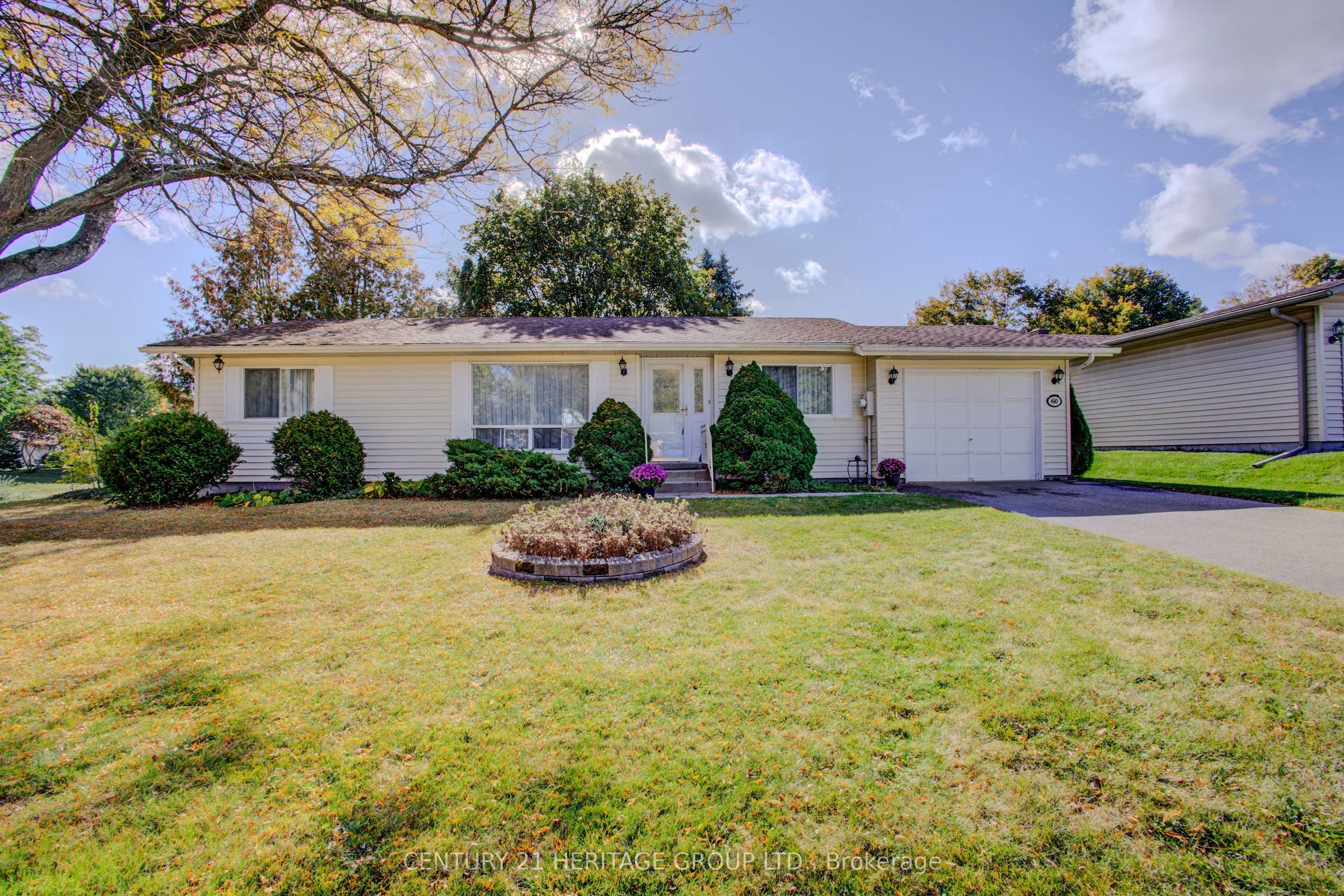 60 Tecumseth Pines Drive