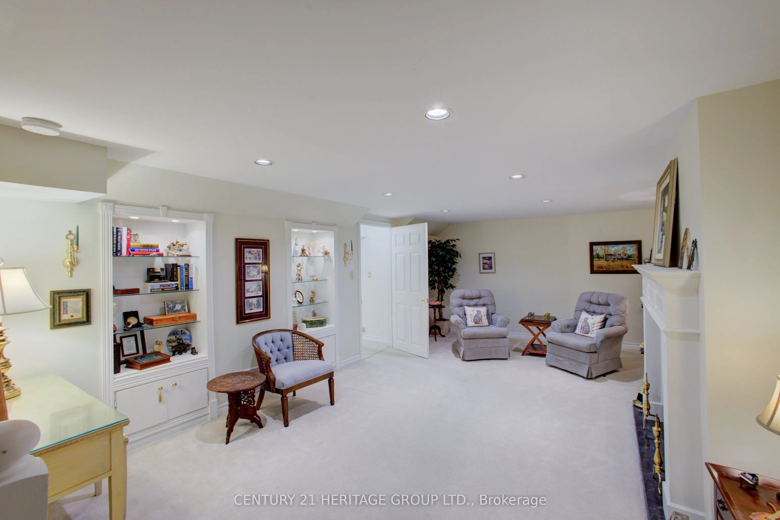 60 Tecumseth Pines Drive