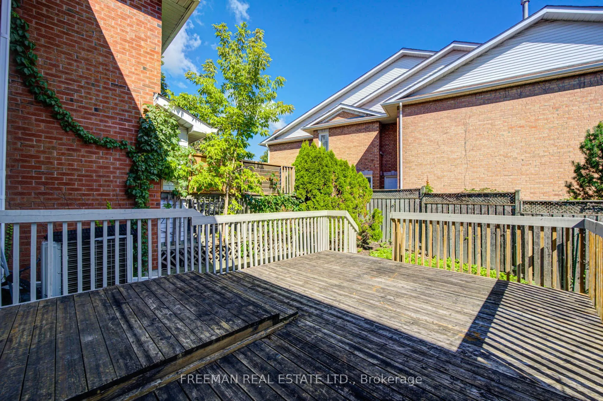 107 Brownstone Circle