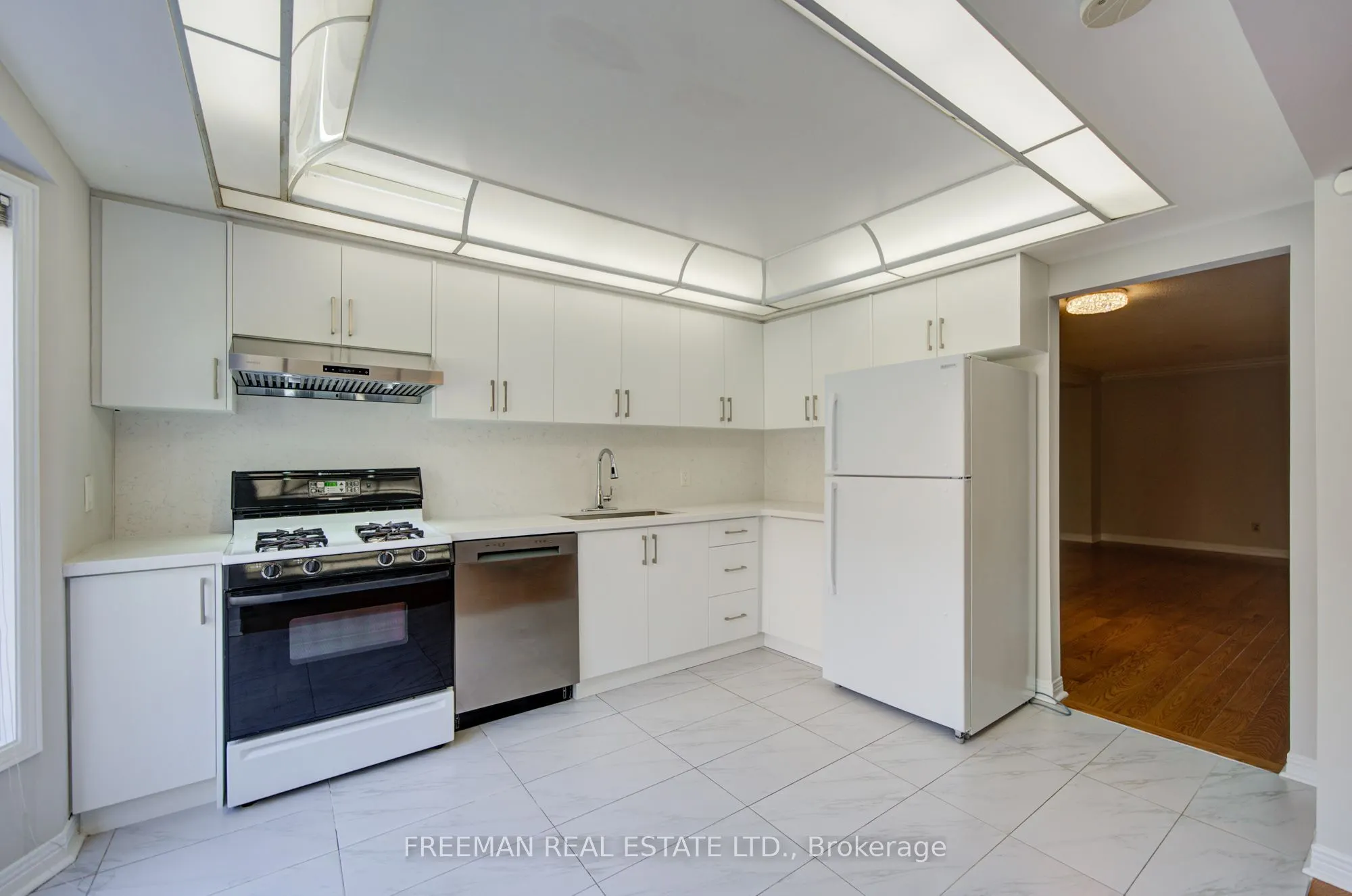 107 Brownstone Circle