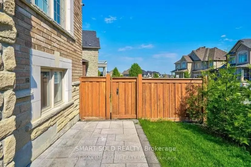 982 Wilbur Pipher Circle