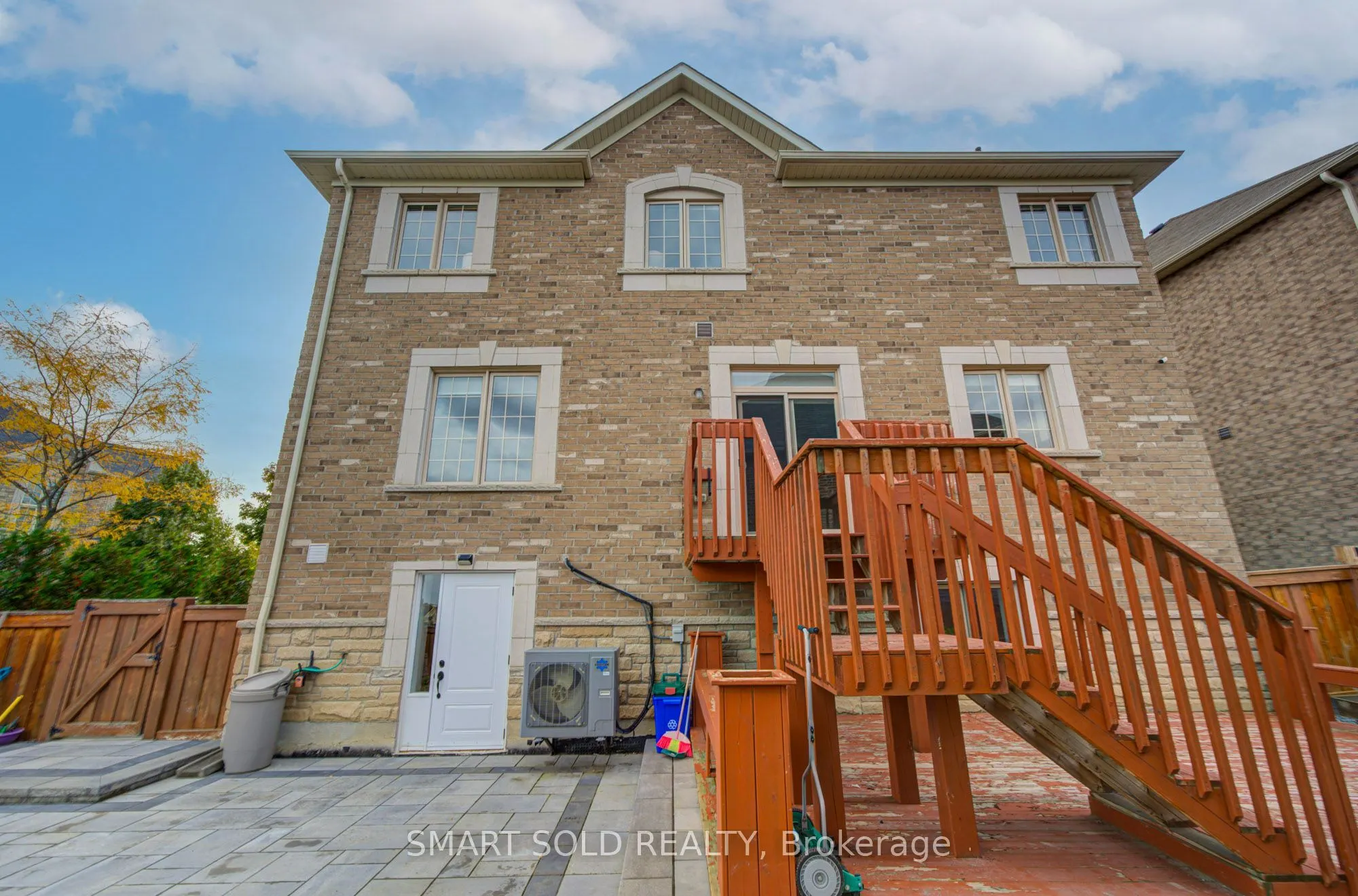 982 Wilbur Pipher Circle