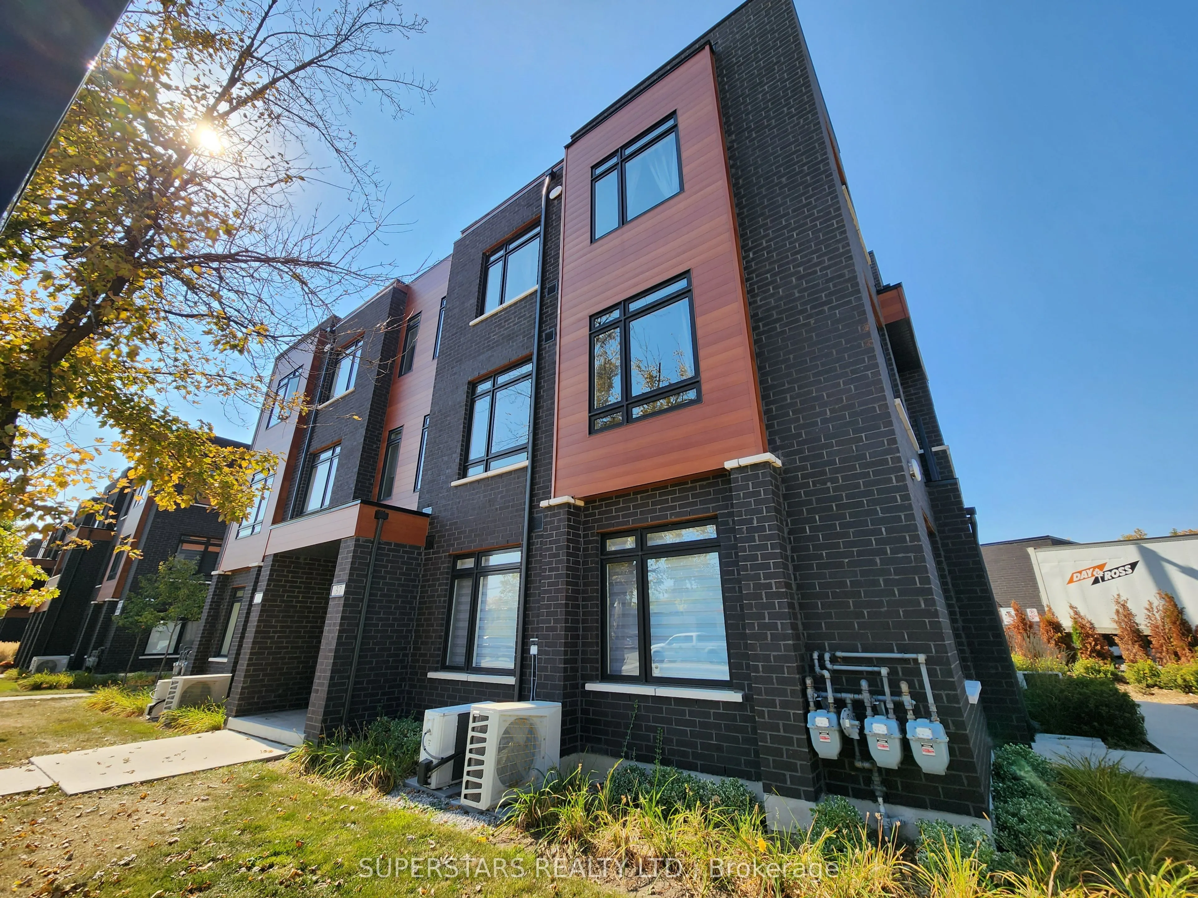 370 Red Maple Road #37