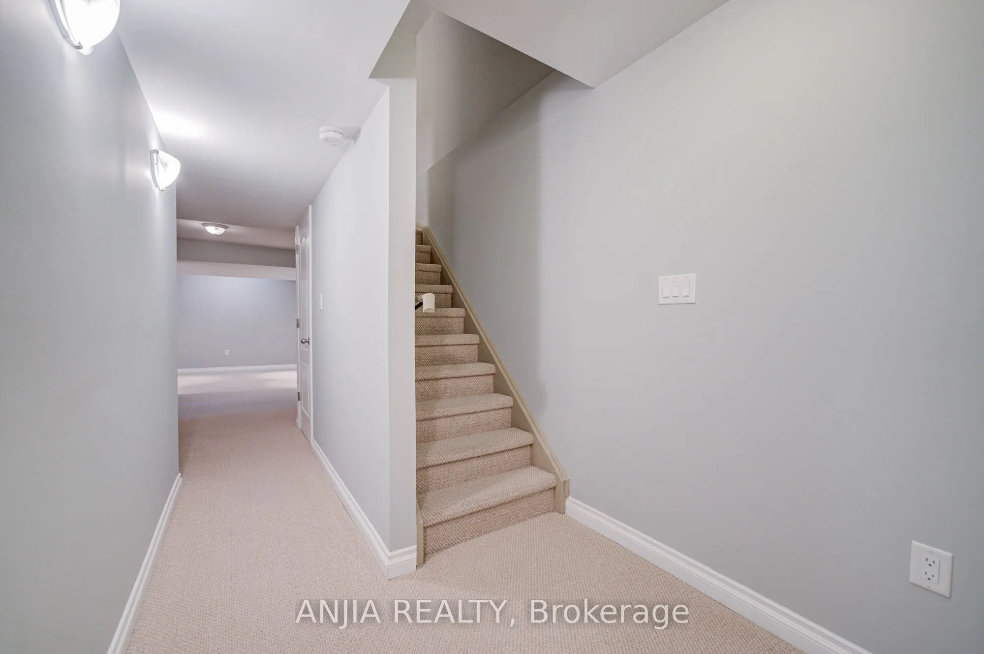 6 Expedition Crescent