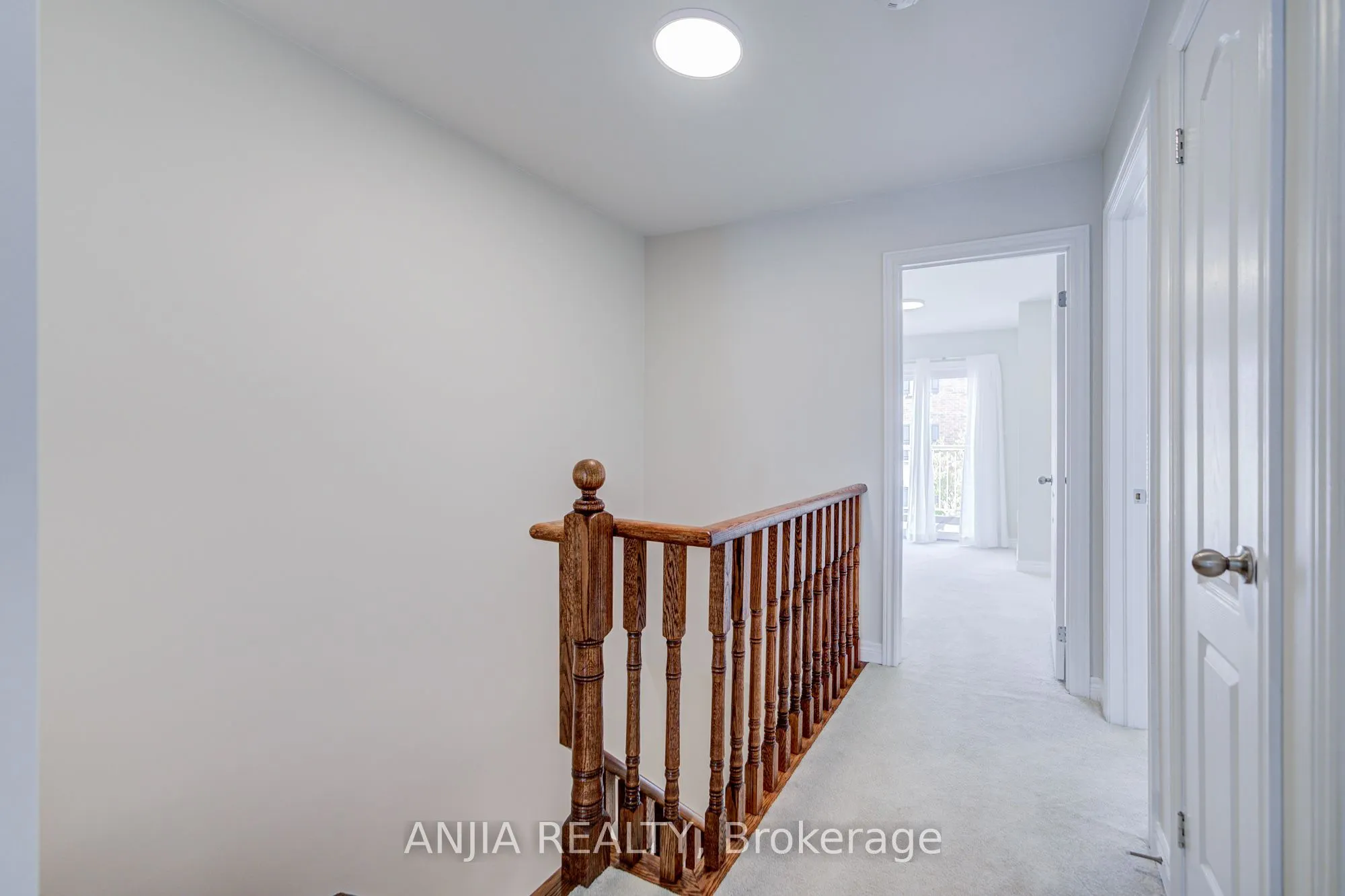 6 Expedition Crescent