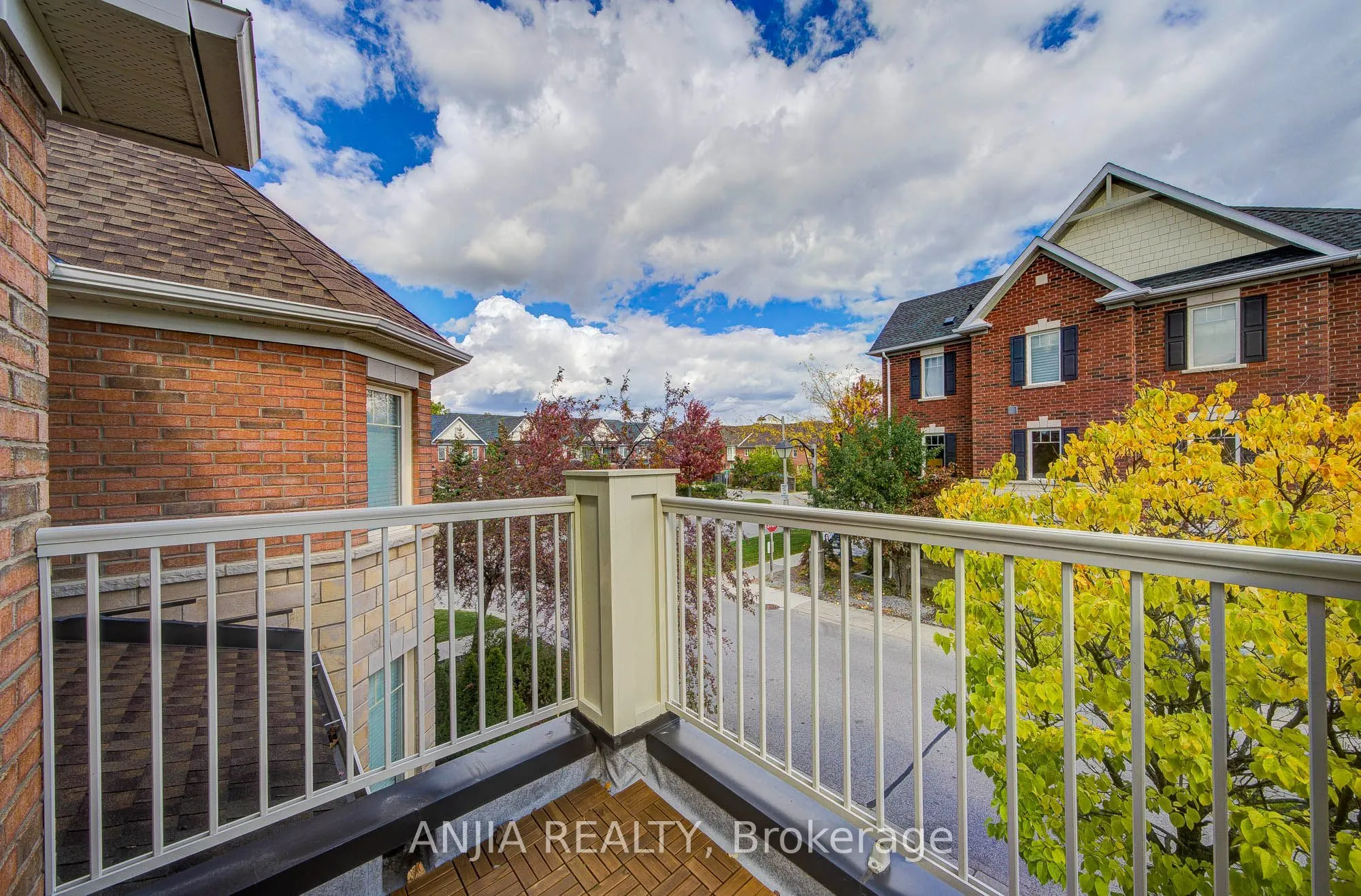 6 Expedition Crescent
