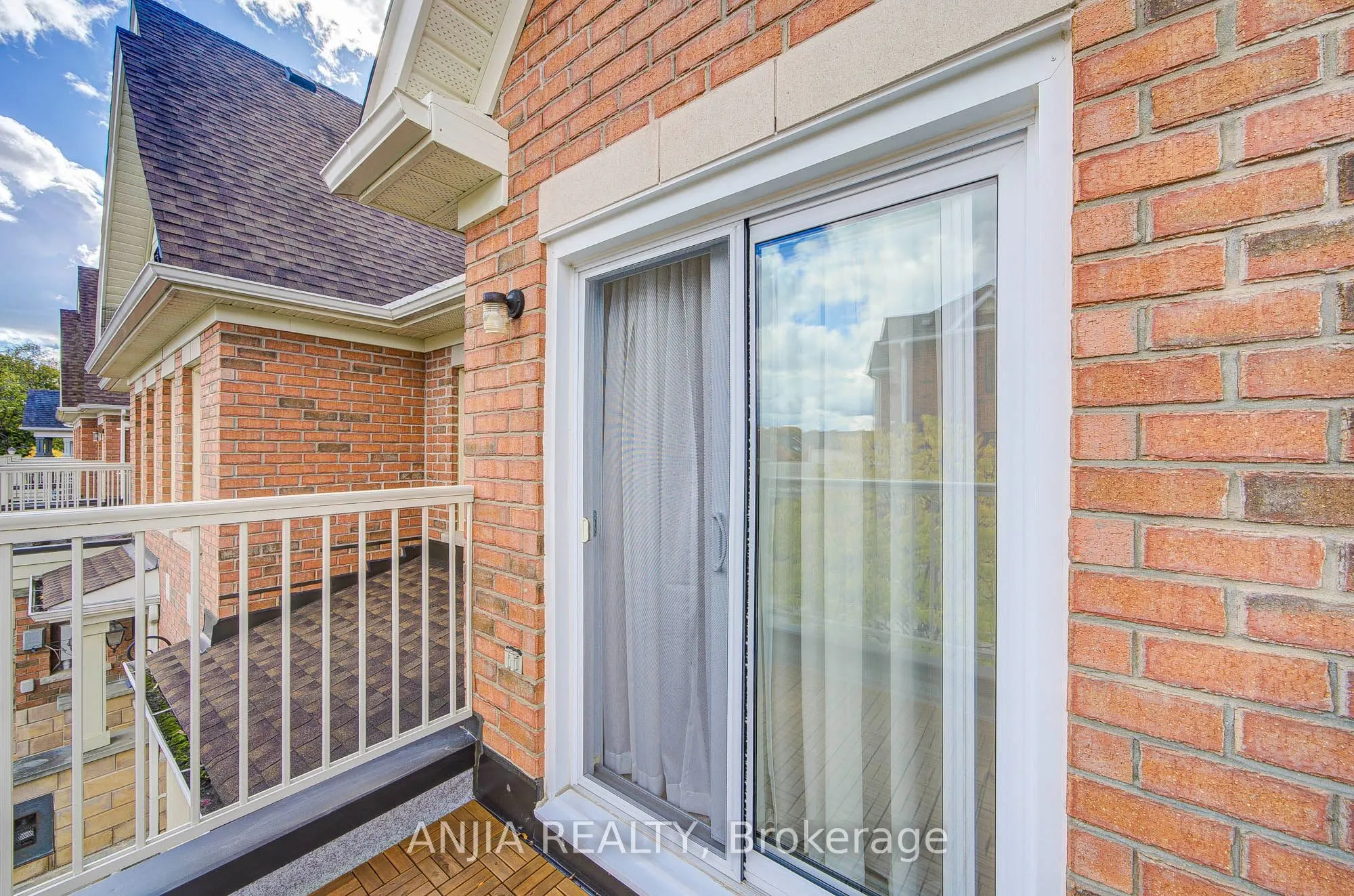 6 Expedition Crescent