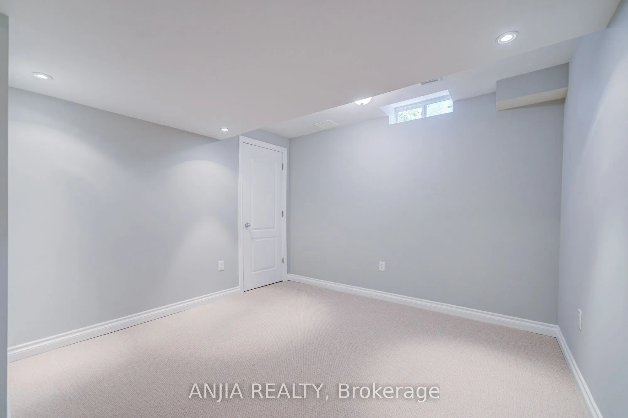 6 Expedition Crescent