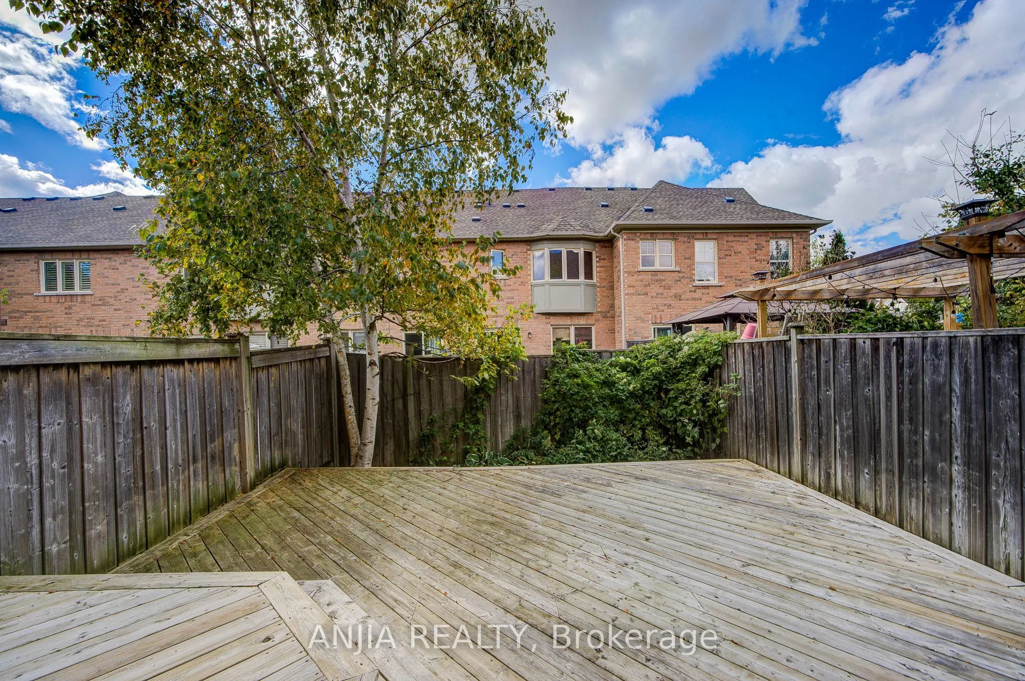 6 Expedition Crescent