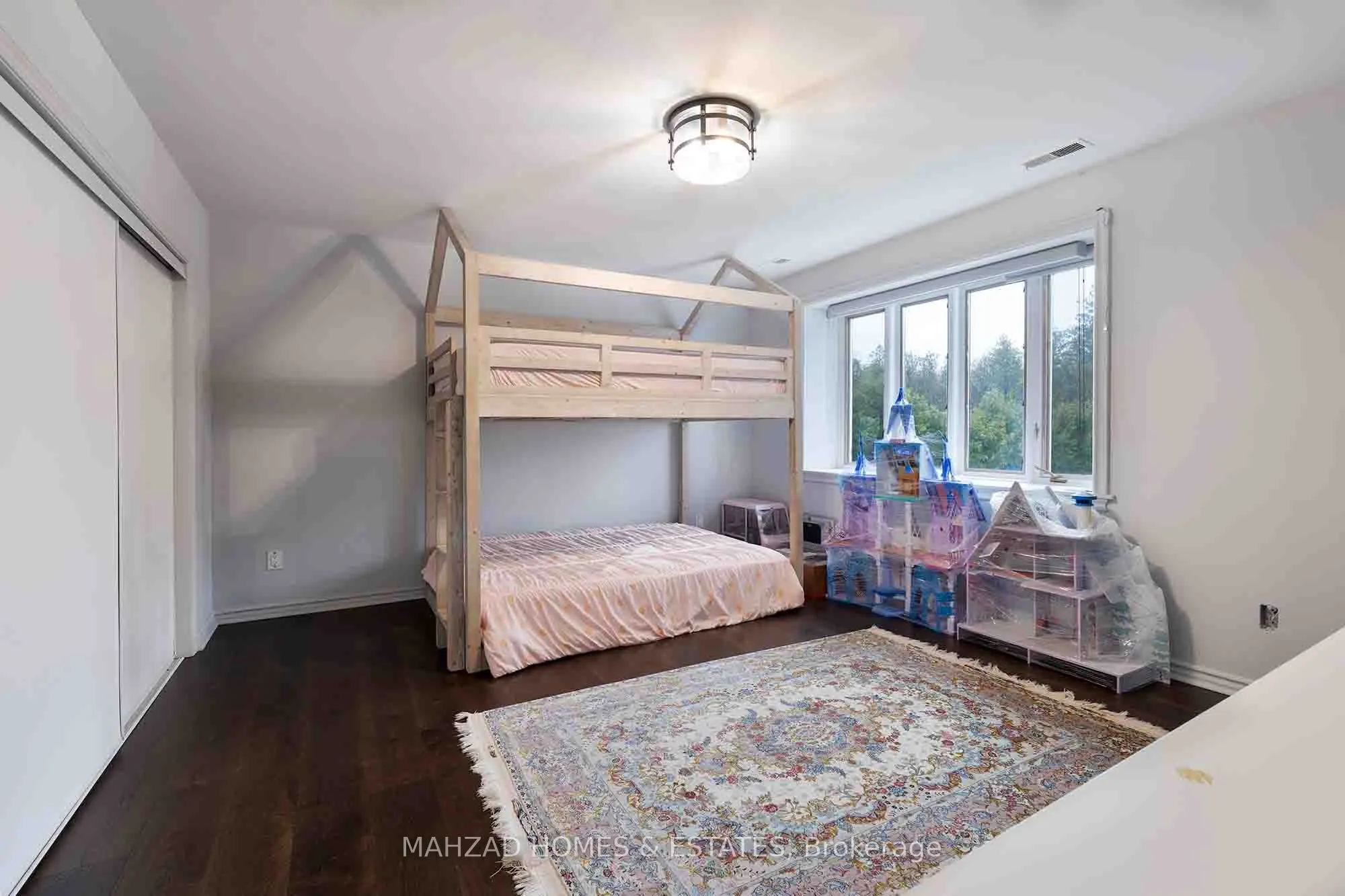 32 Maryvale Crescent