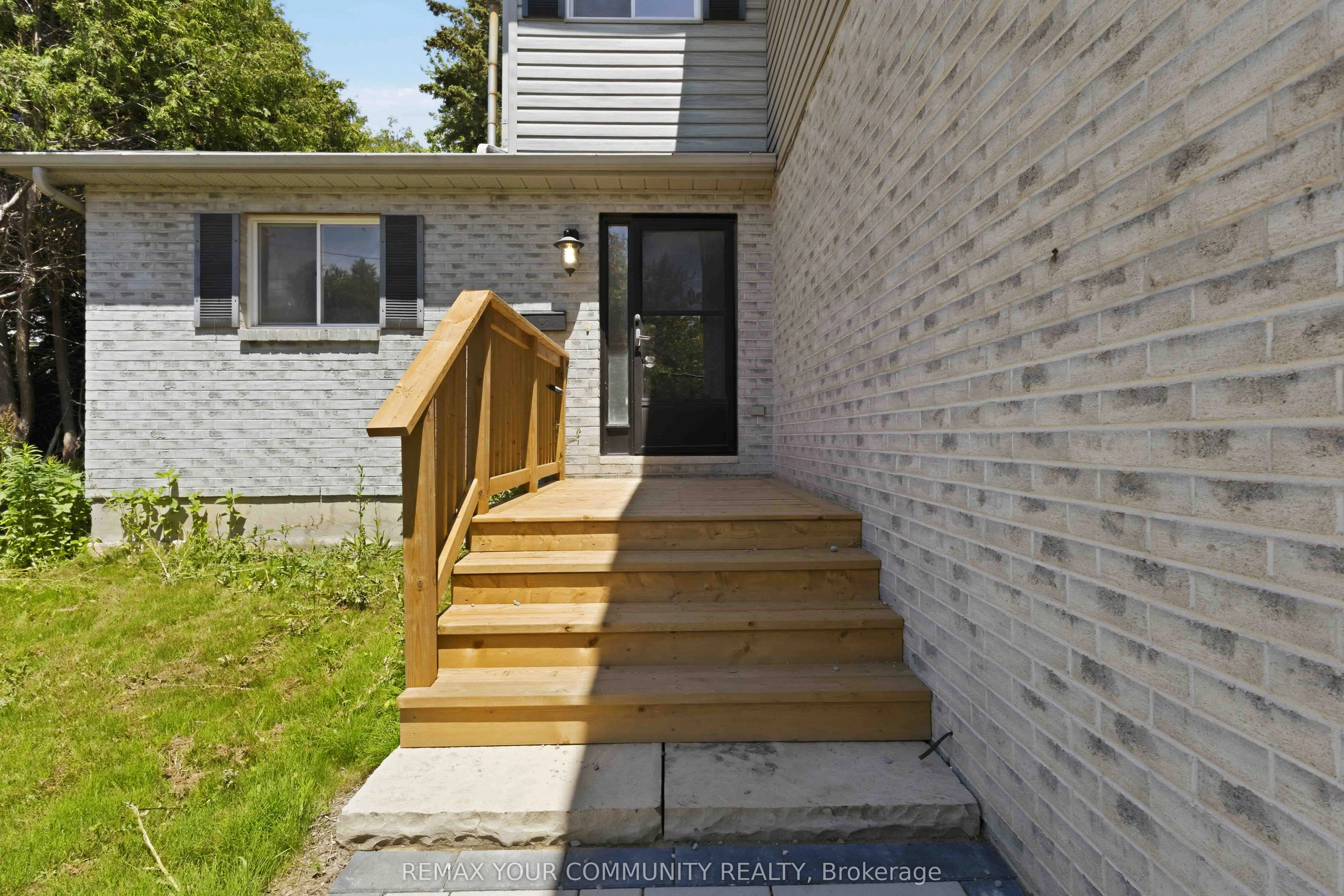 924 Helen Street