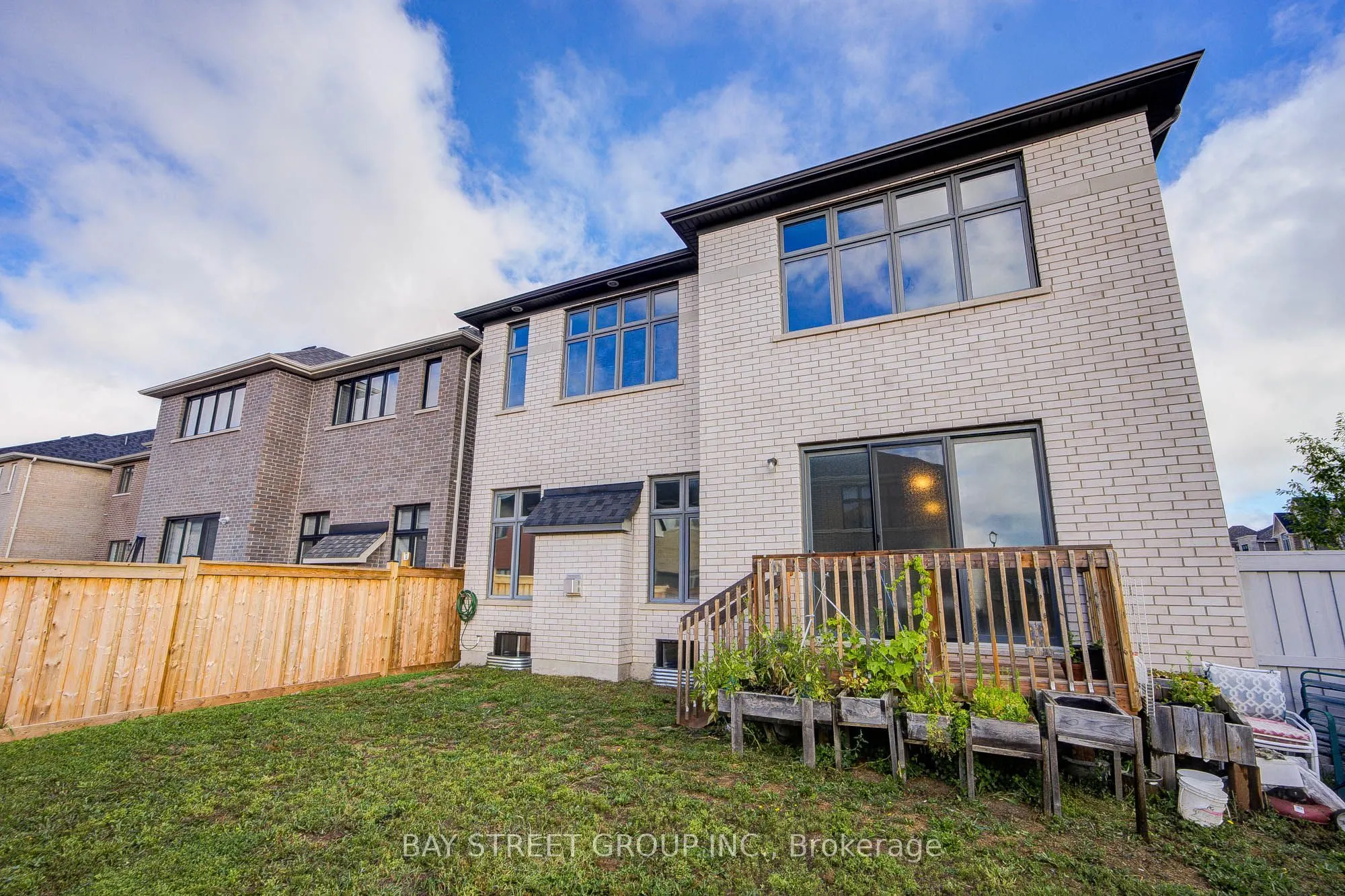 27 Hearthwood Gate