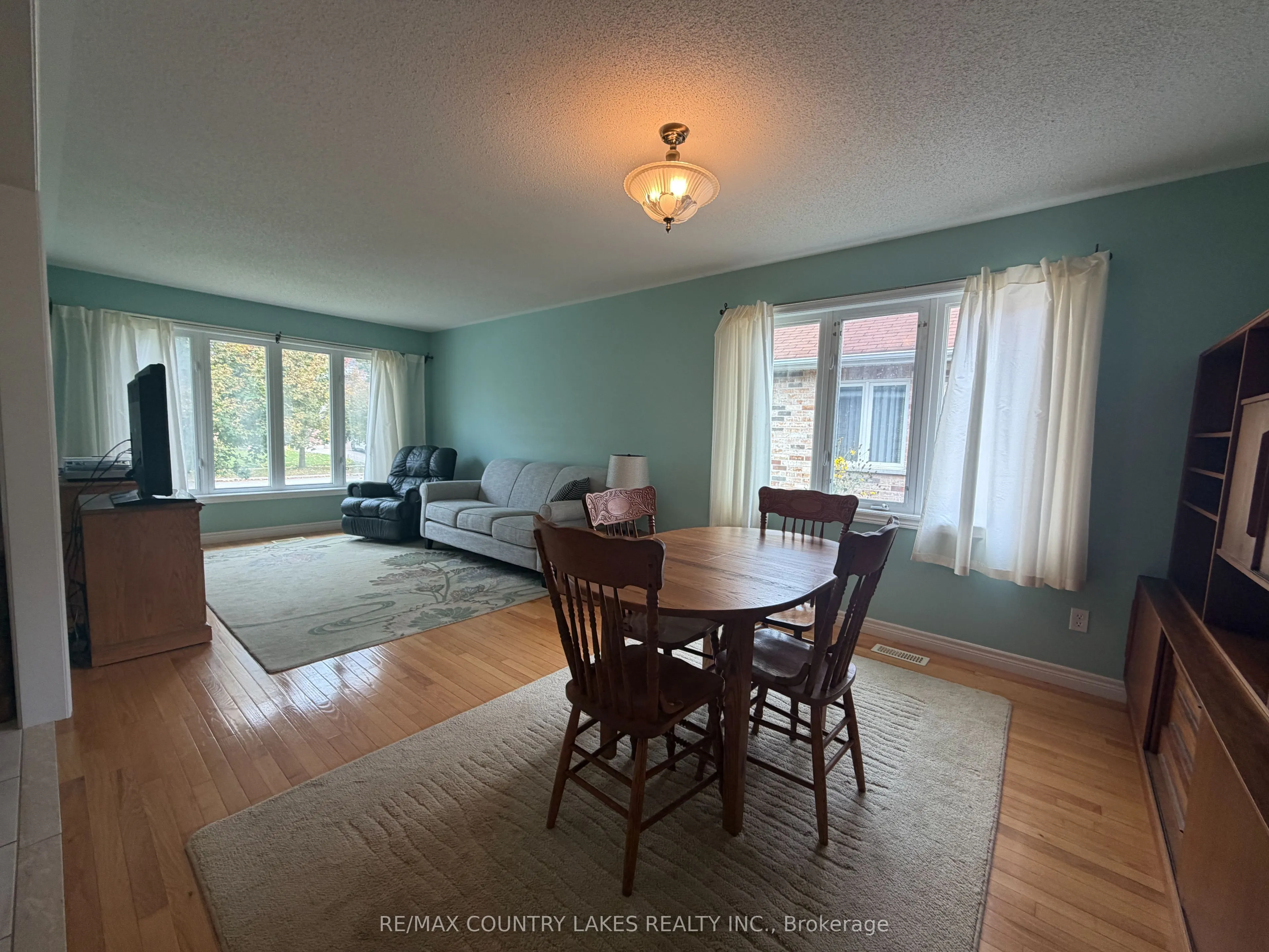 43 Elmwood Avenue