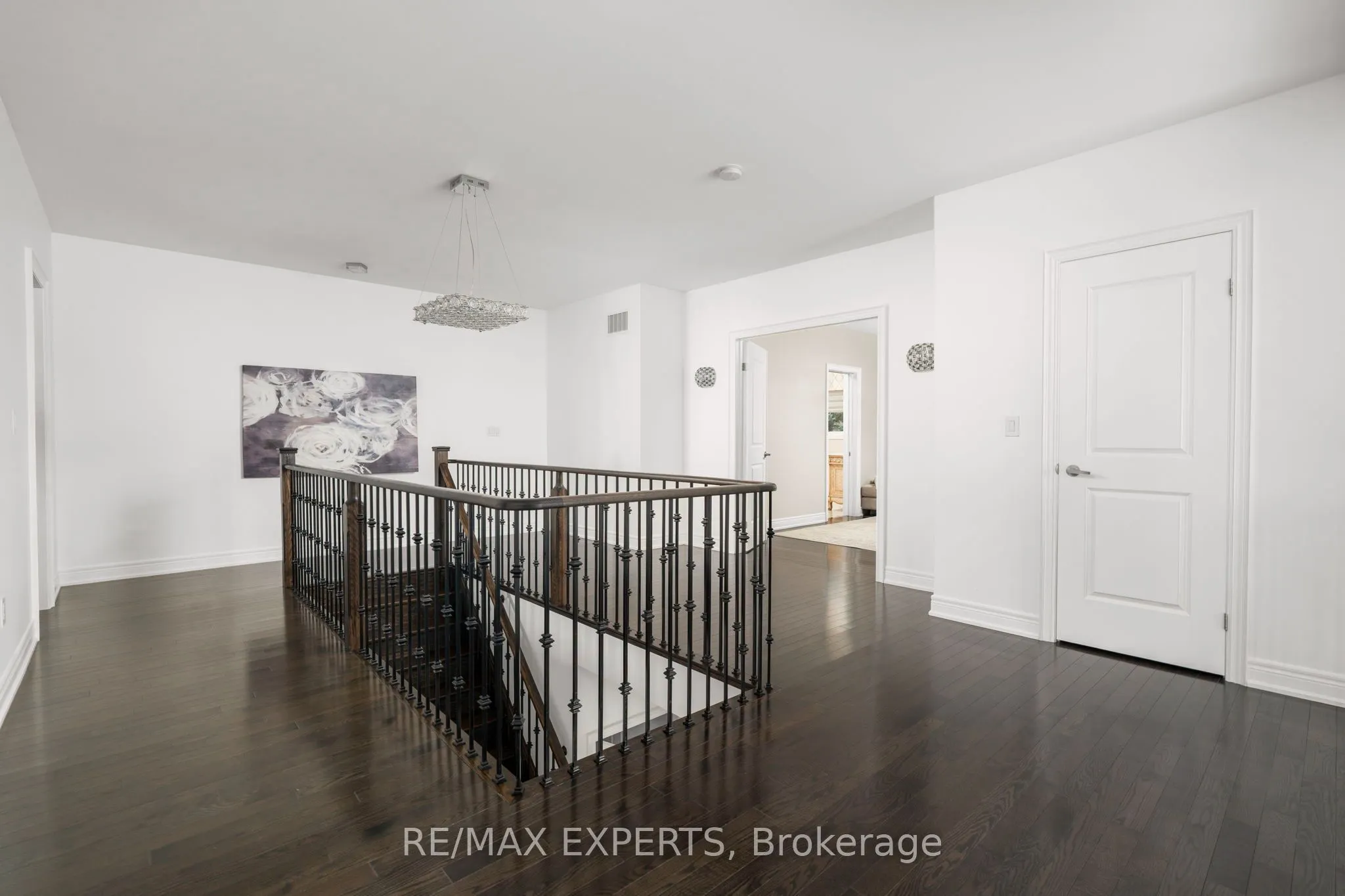 16 Thomas Noble Court