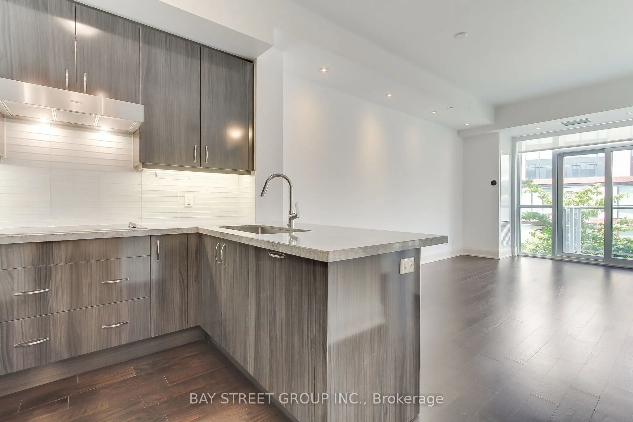 20 Fred Varley Drive #312