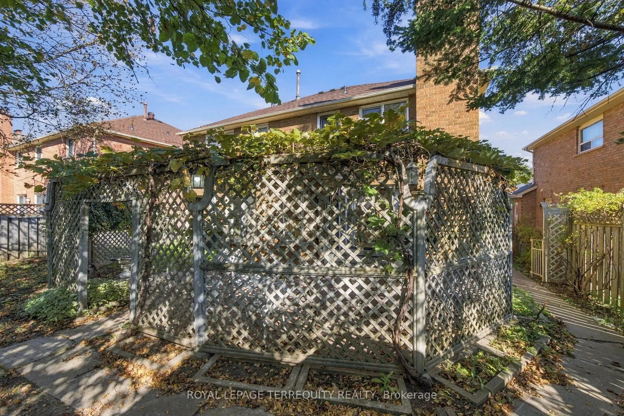 8 Mallory Avenue