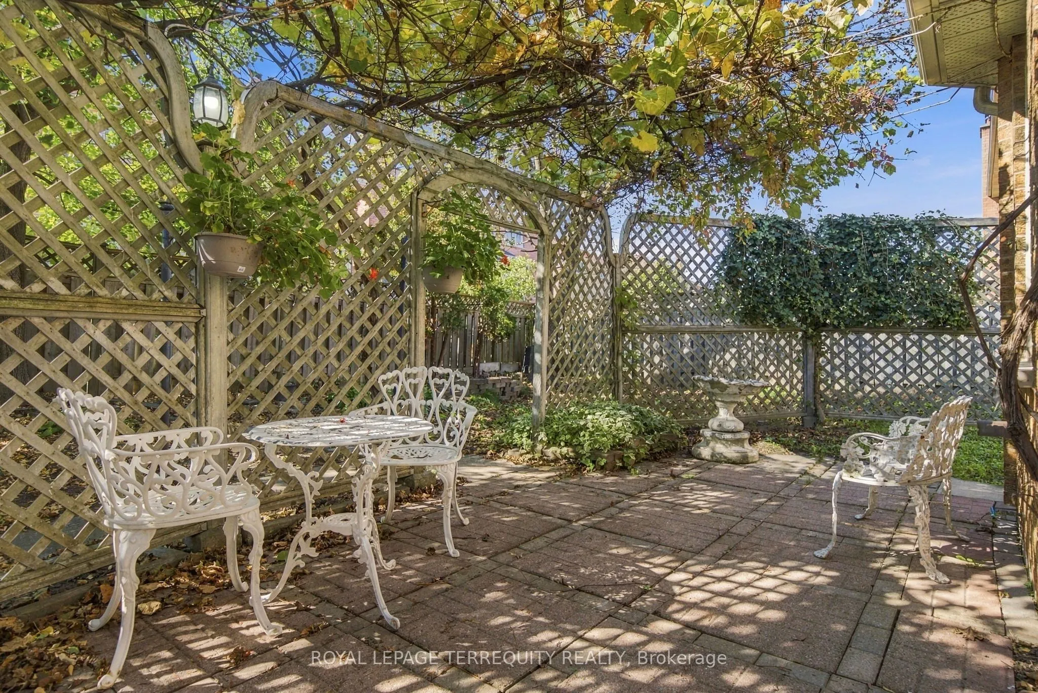 8 Mallory Avenue