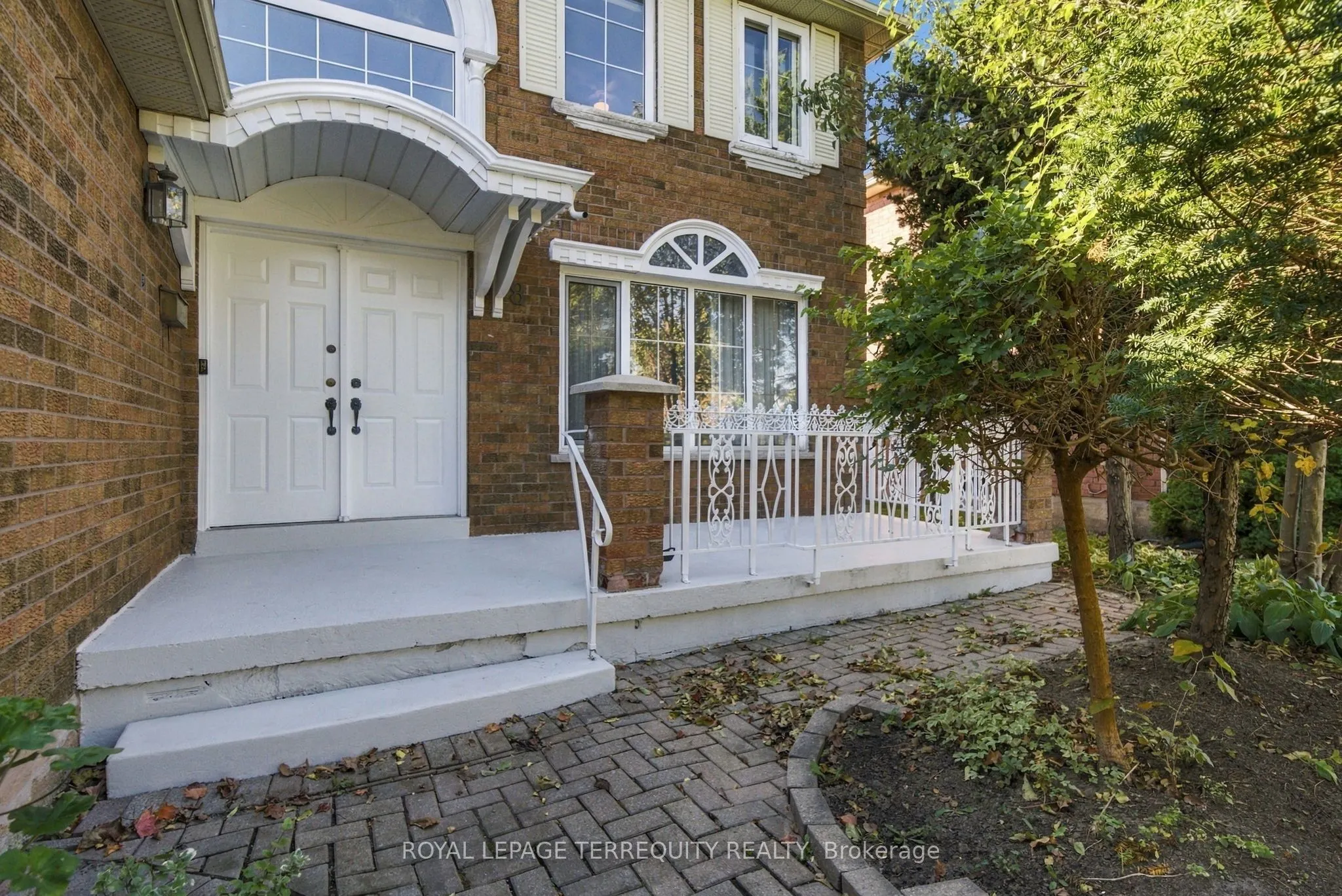 8 Mallory Avenue