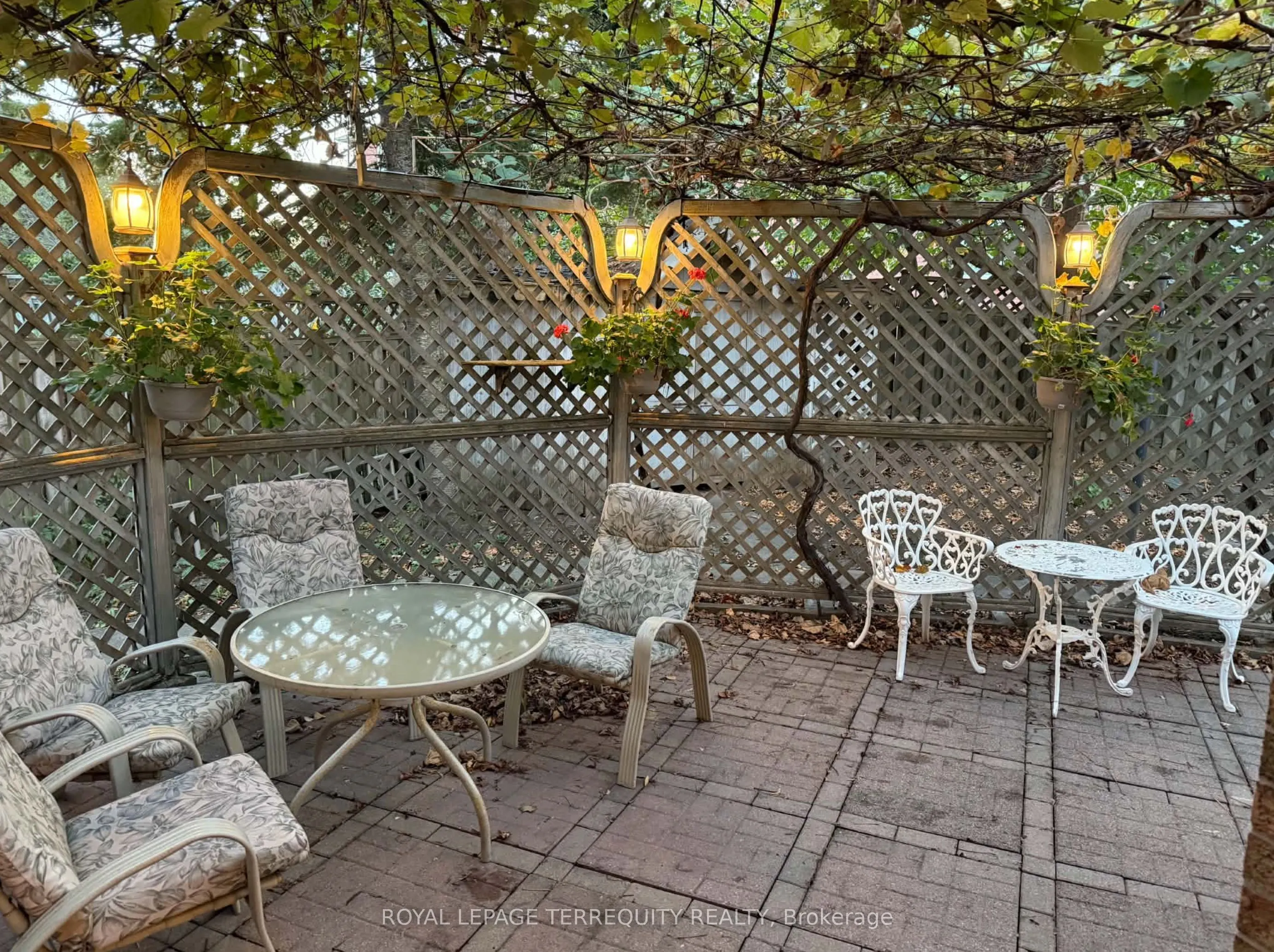 8 Mallory Avenue
