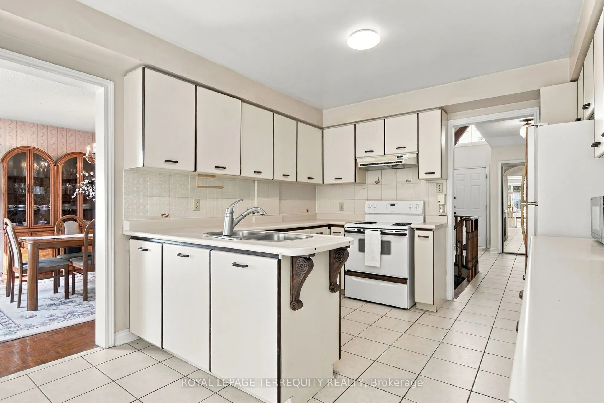 8 Mallory Avenue