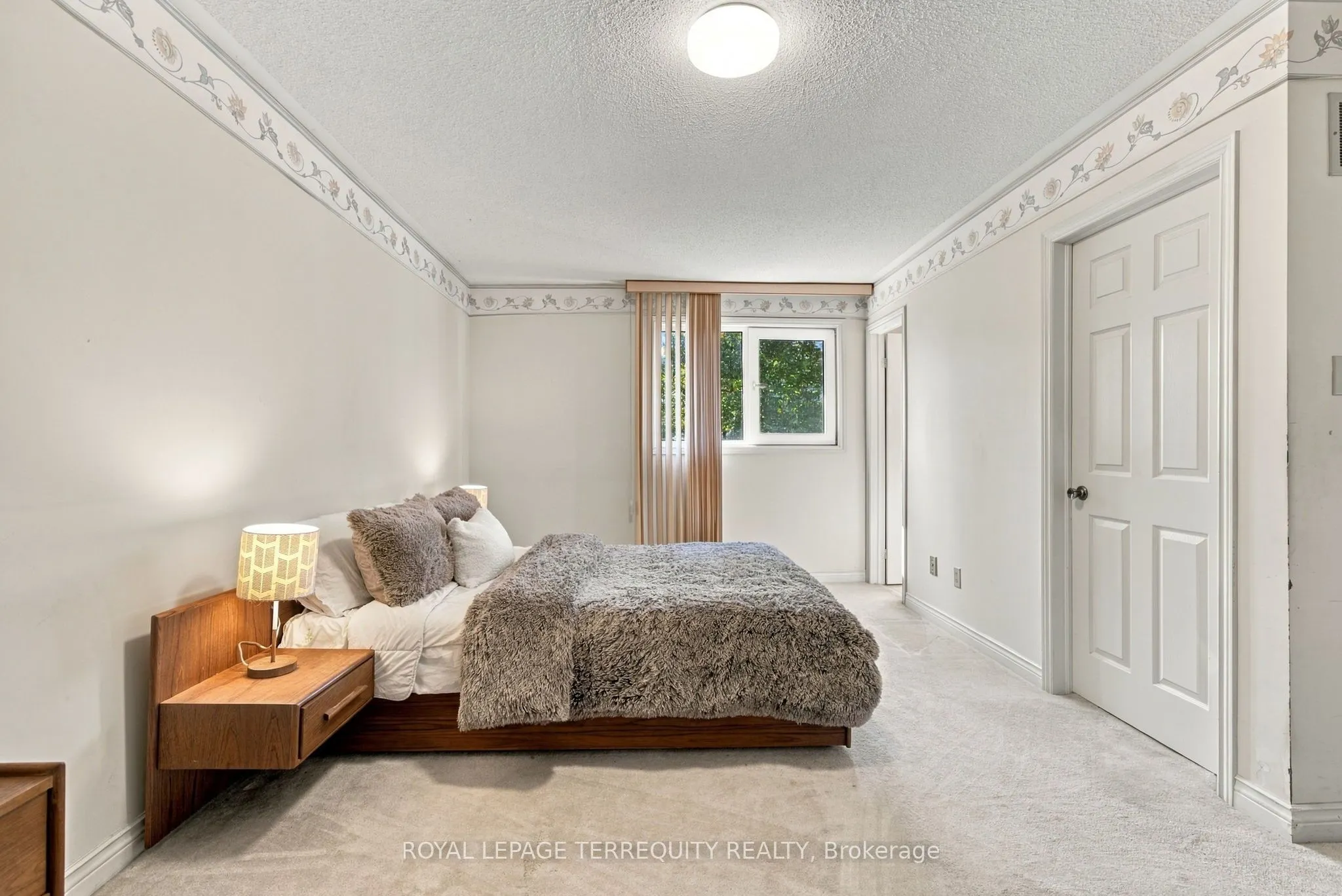 8 Mallory Avenue