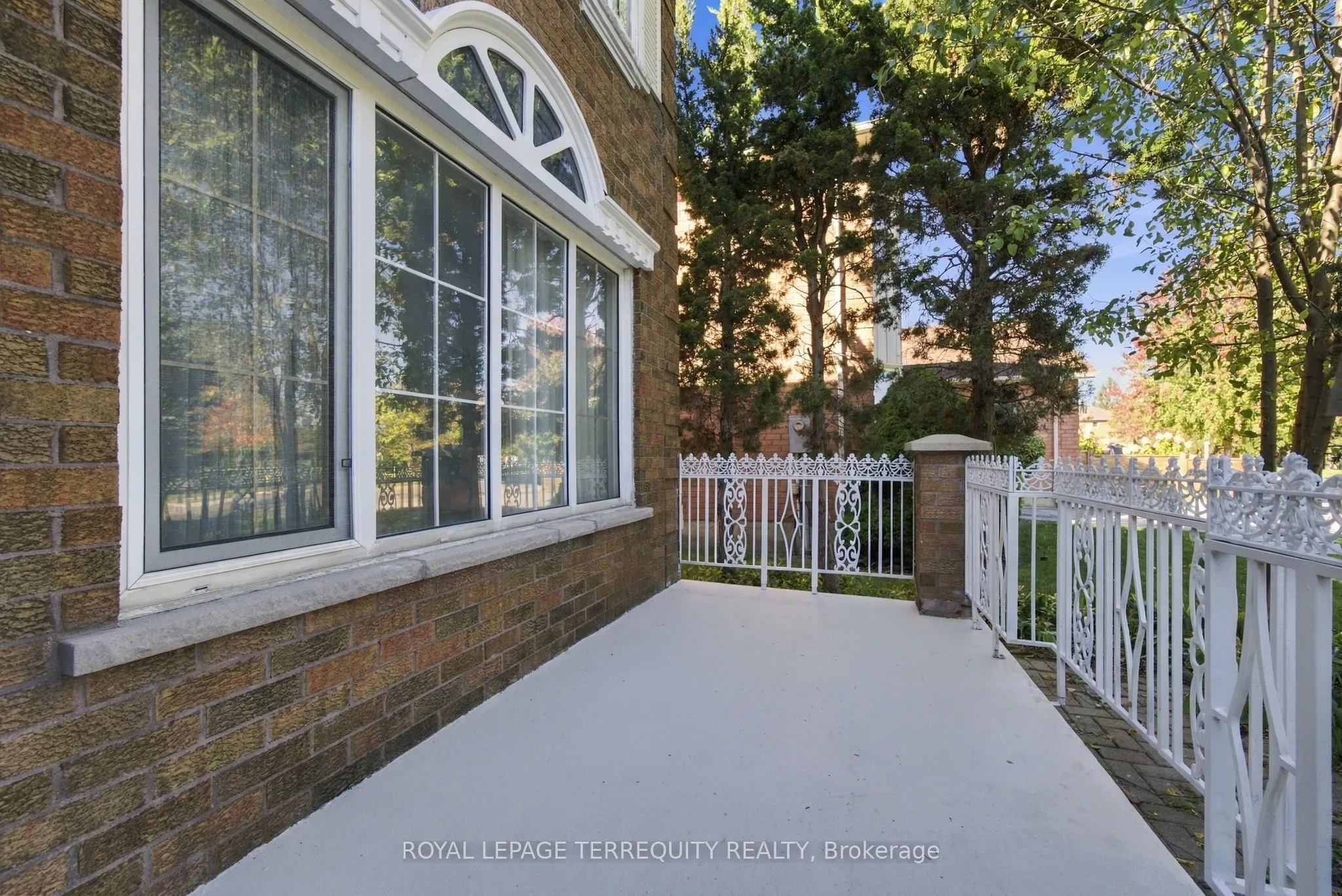 8 Mallory Avenue