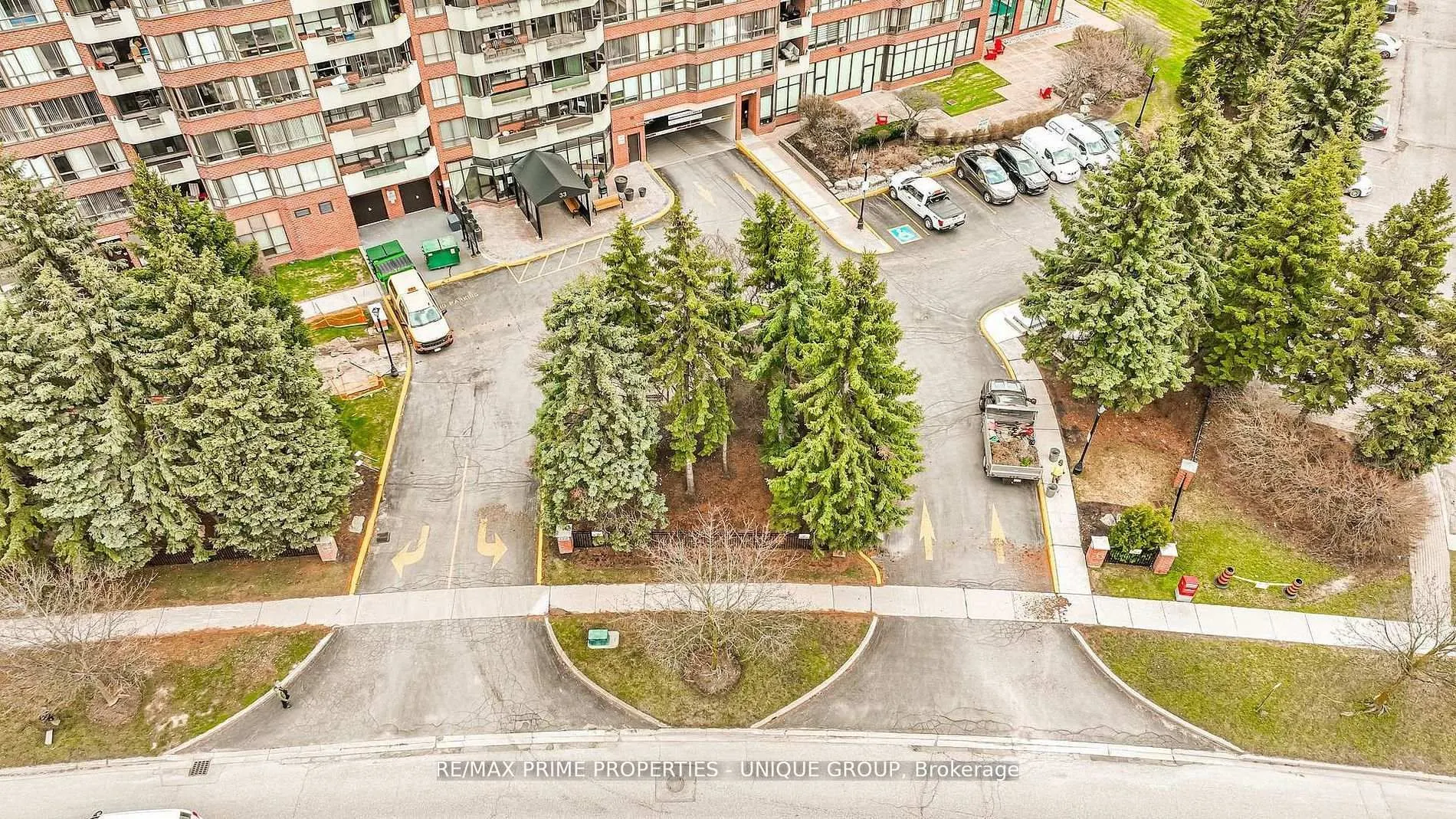 33 Weldrick Road E #209