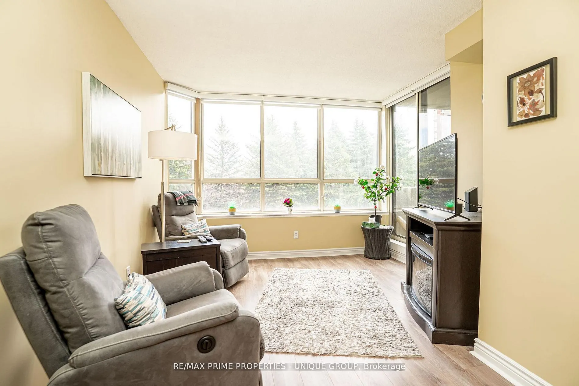 33 Weldrick Road E #209