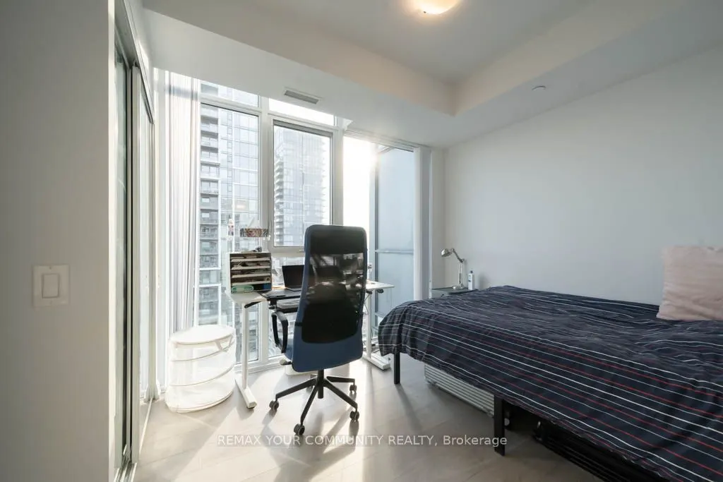 7895 Jane Street #3406