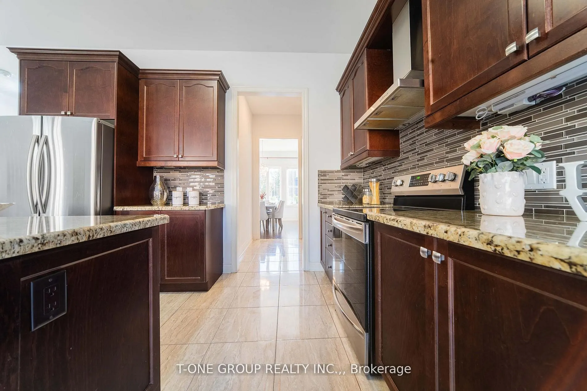 63 Ken Sinclair Crescent