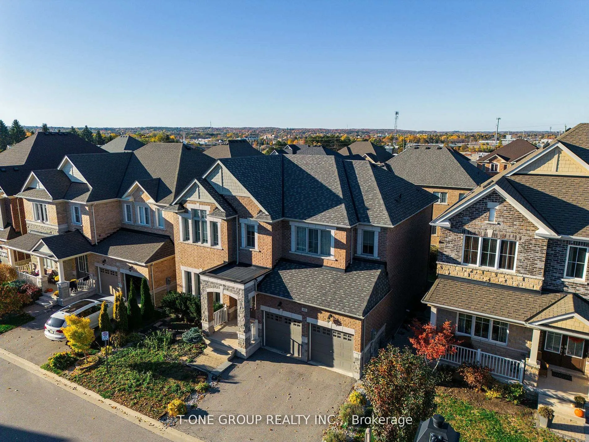 63 Ken Sinclair Crescent