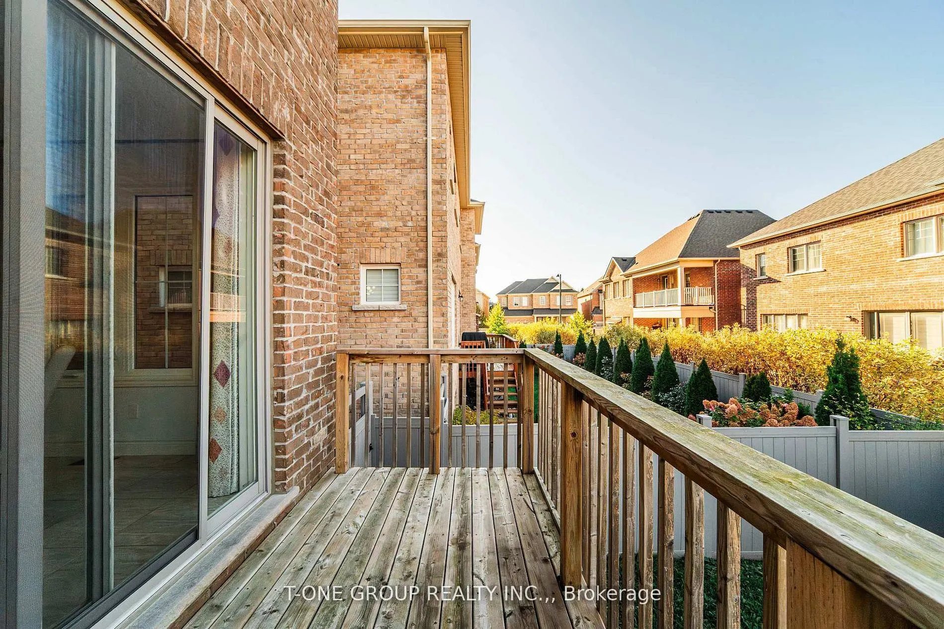 63 Ken Sinclair Crescent