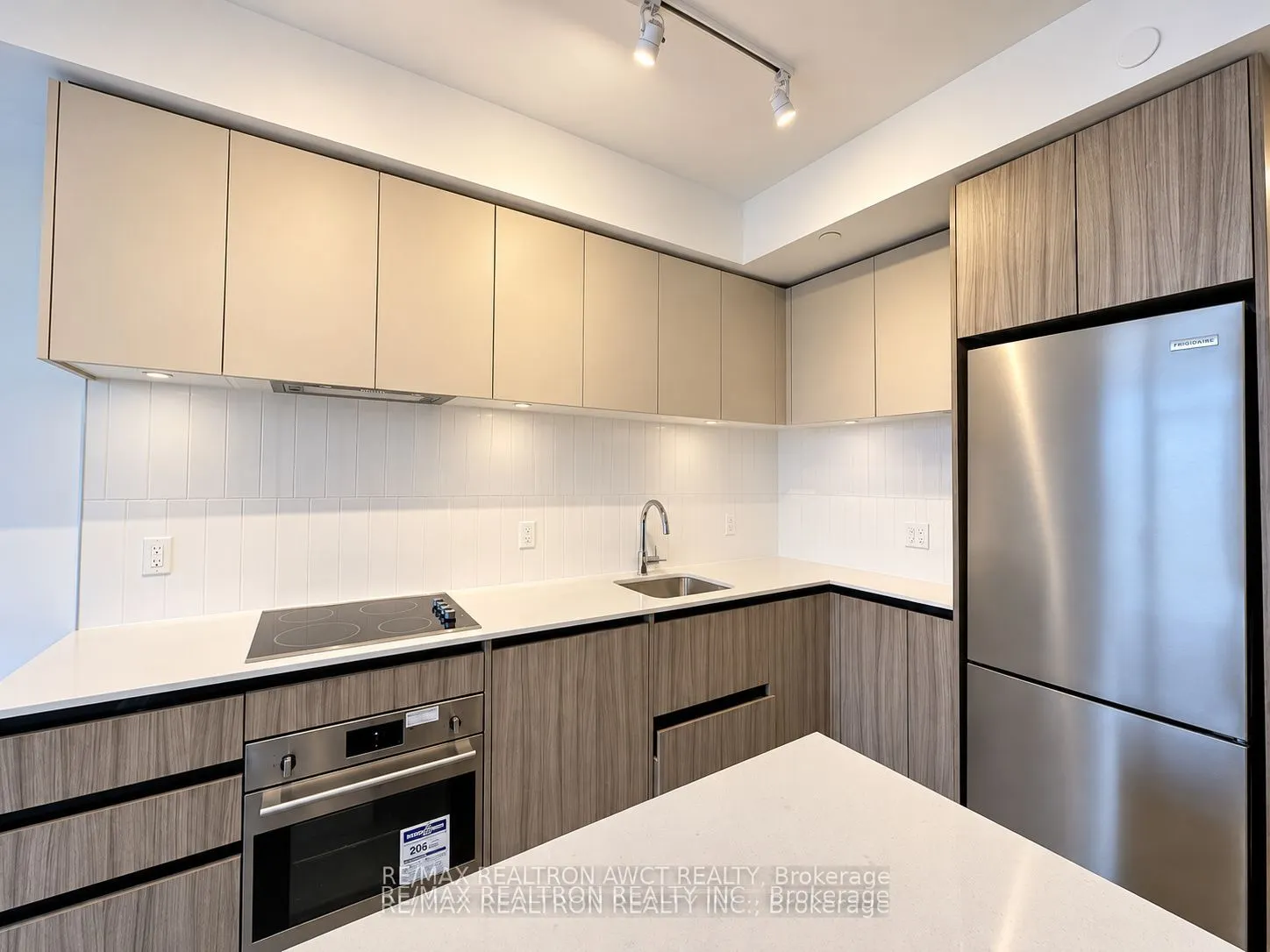 7950 Bathurst Street #525