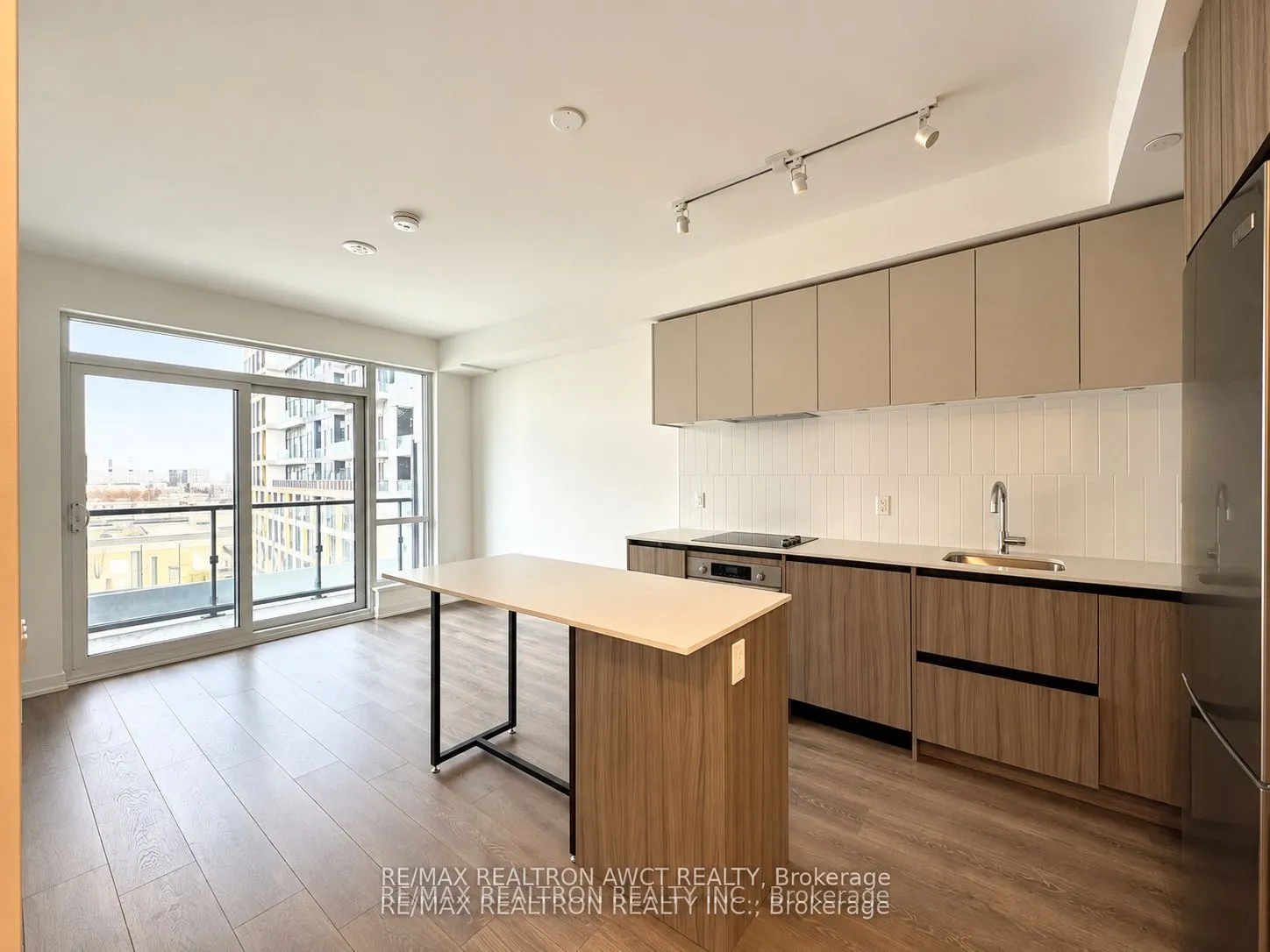 7950 Bathurst Street #525