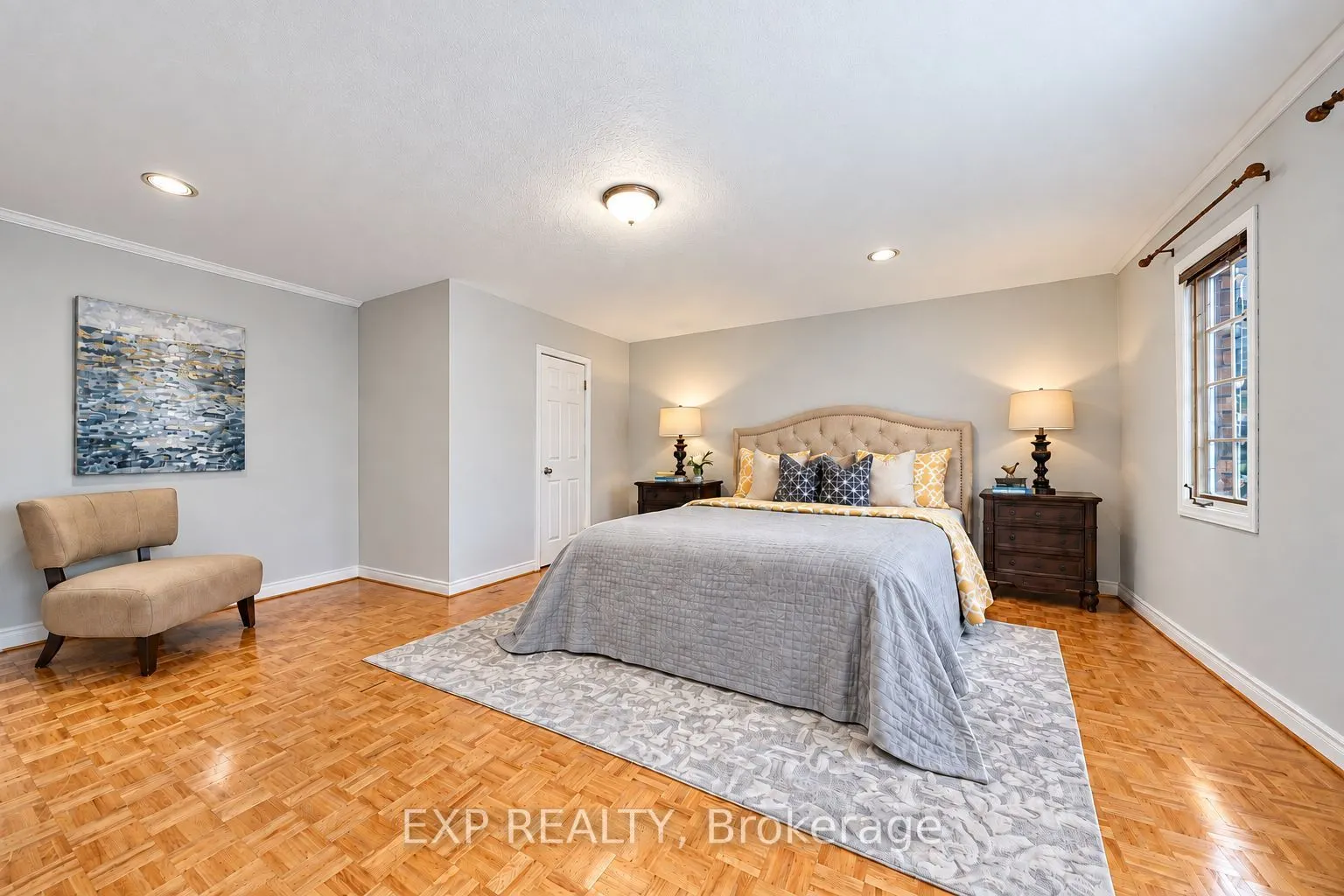 2 Shallmar Gardens