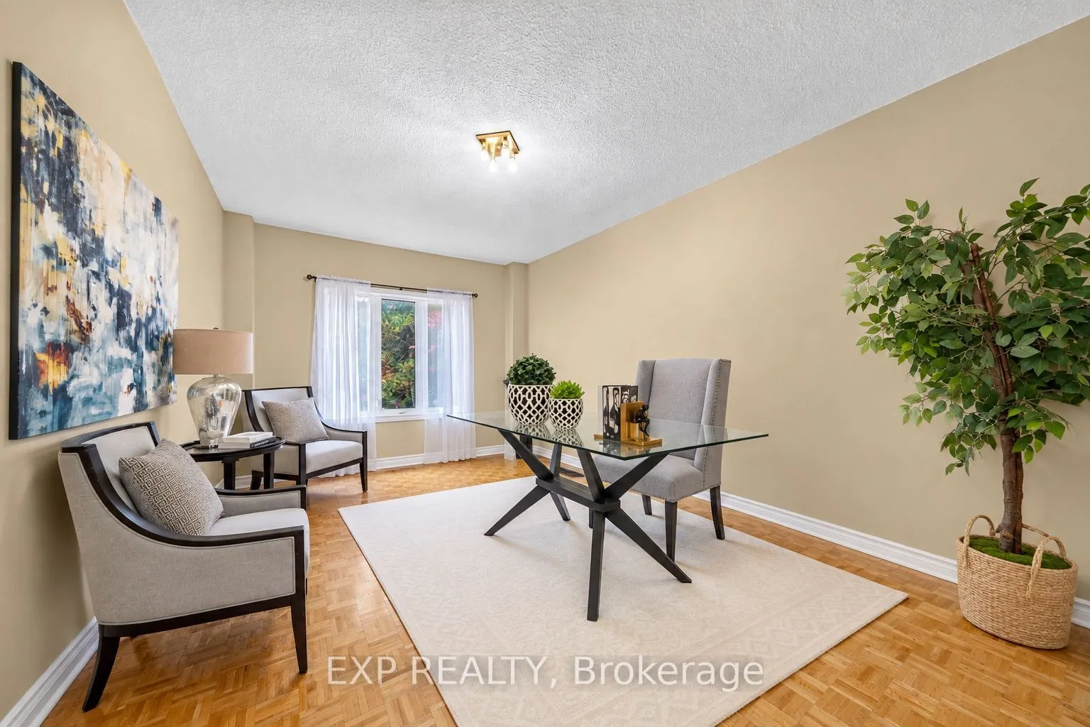 2 Shallmar Gardens