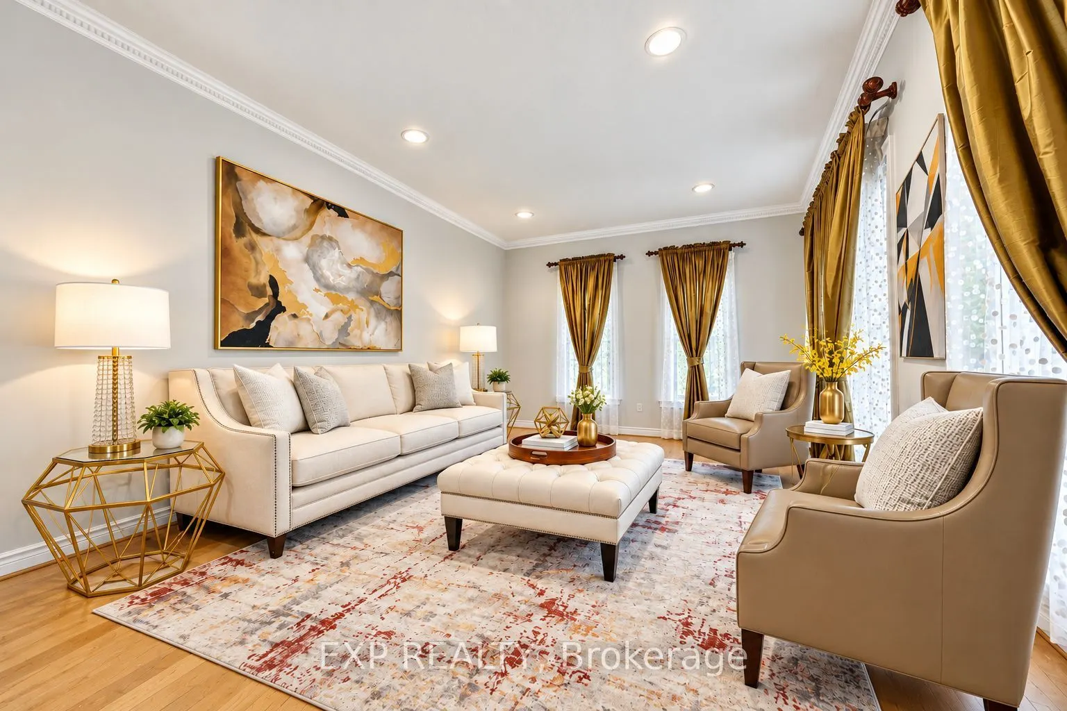 2 Shallmar Gardens