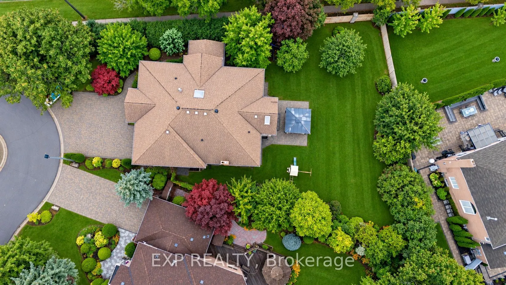 2 Shallmar Gardens