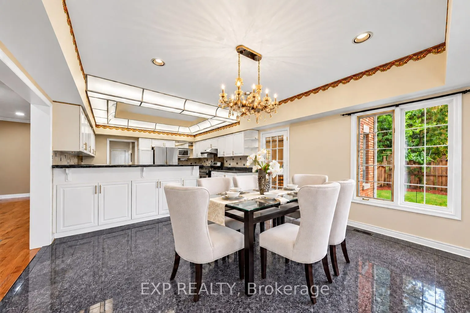 2 Shallmar Gardens