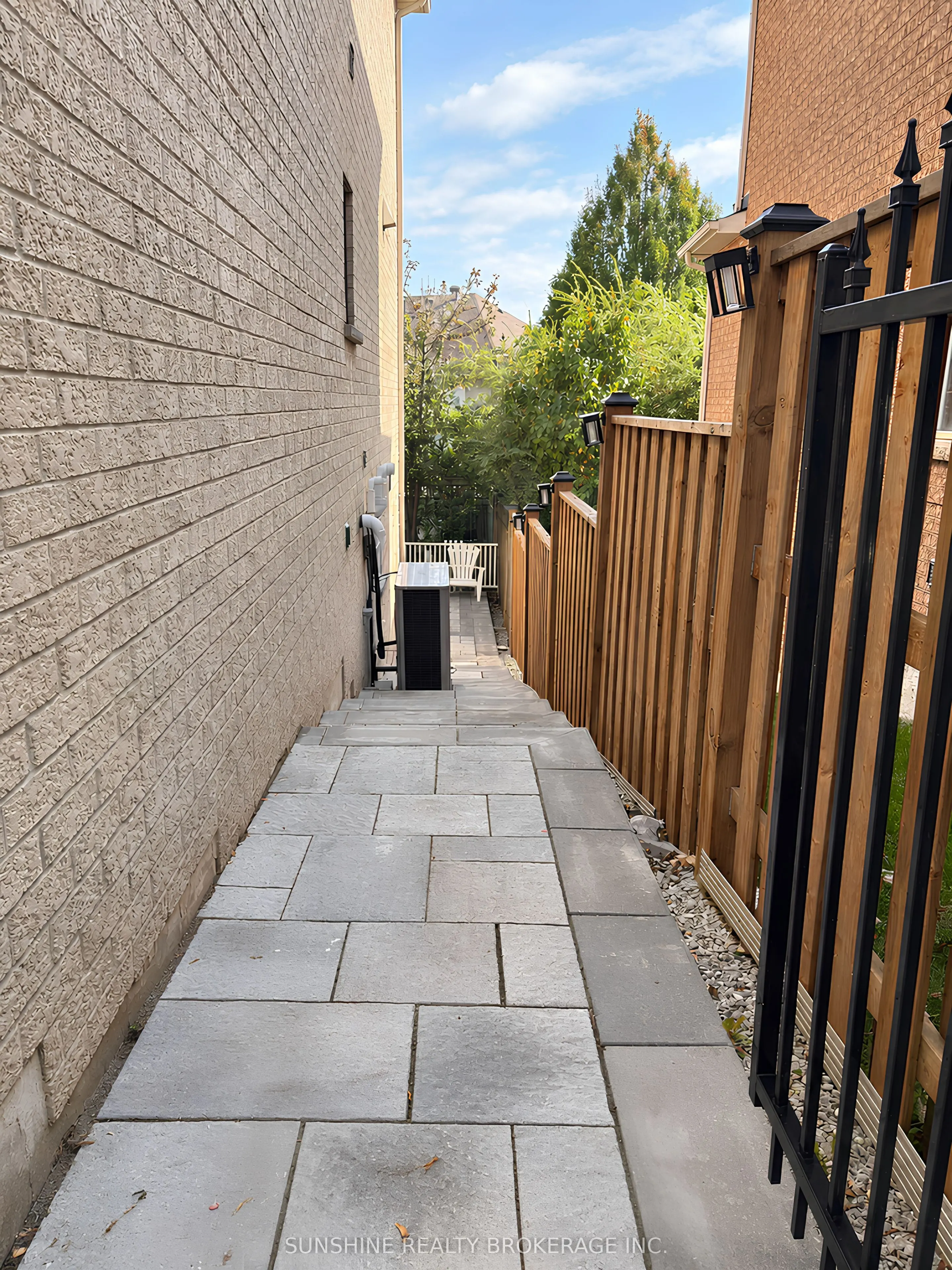 37 Bowhill Drive #Walk-Out Basement