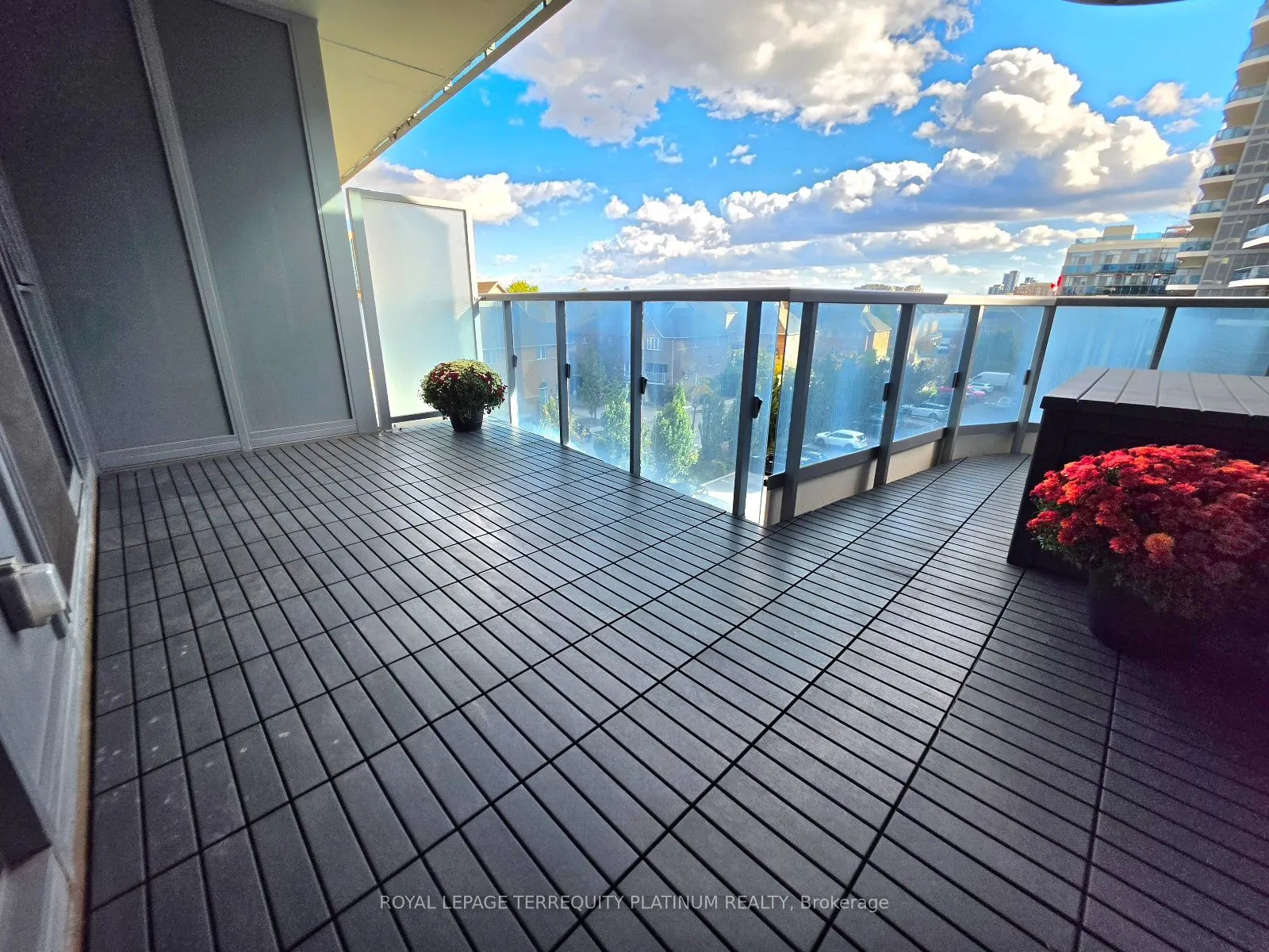 9471 Yonge Street #502